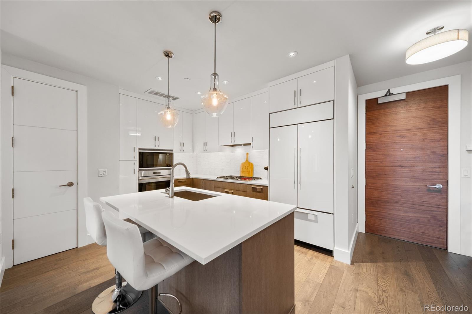155 Steele Street Unit: 415