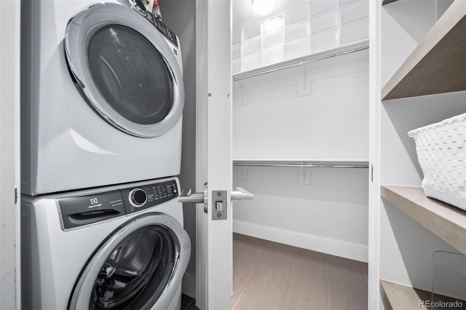 155 Steele Street Unit: 415