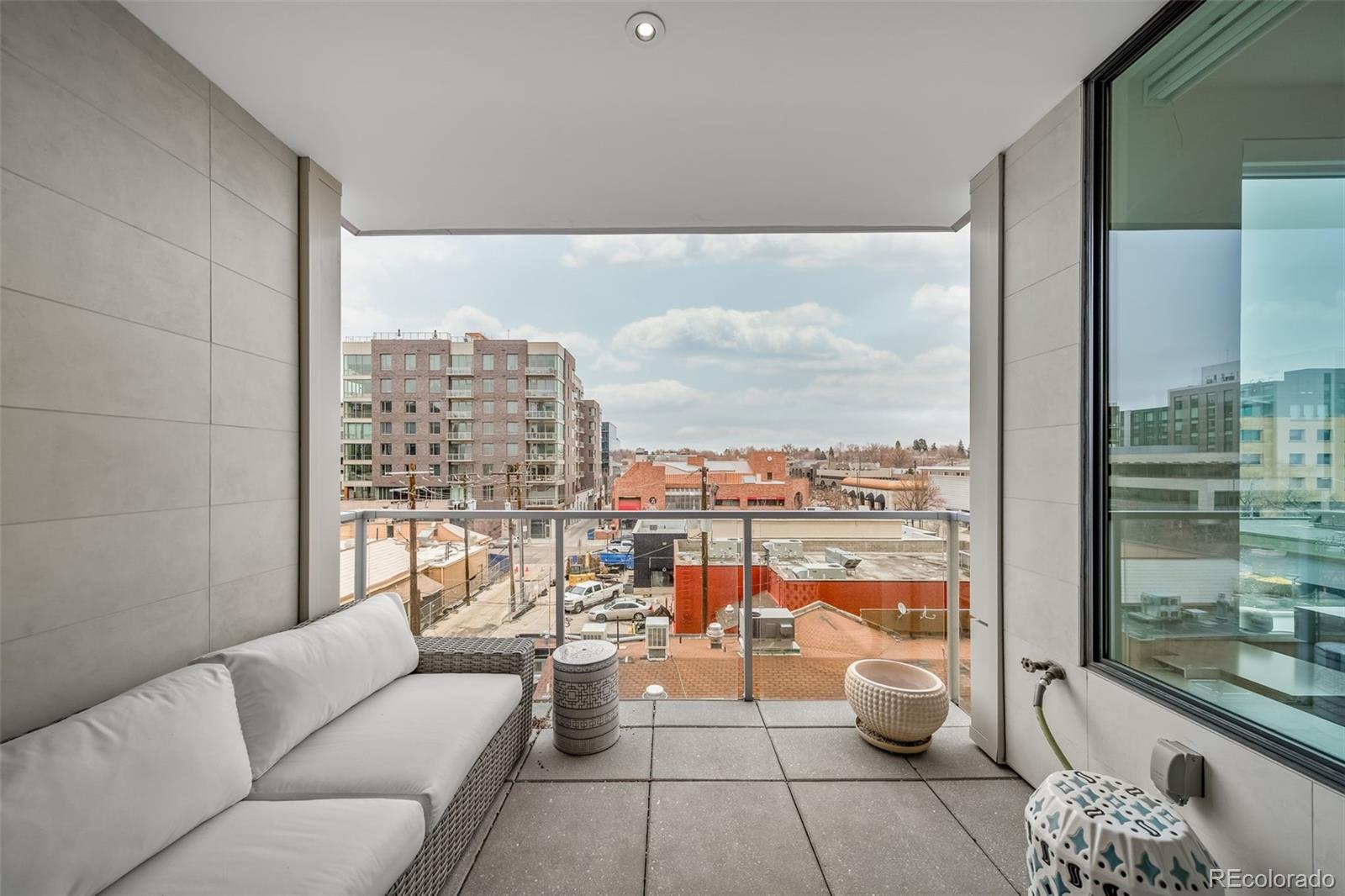 155 Steele Street Unit: 415