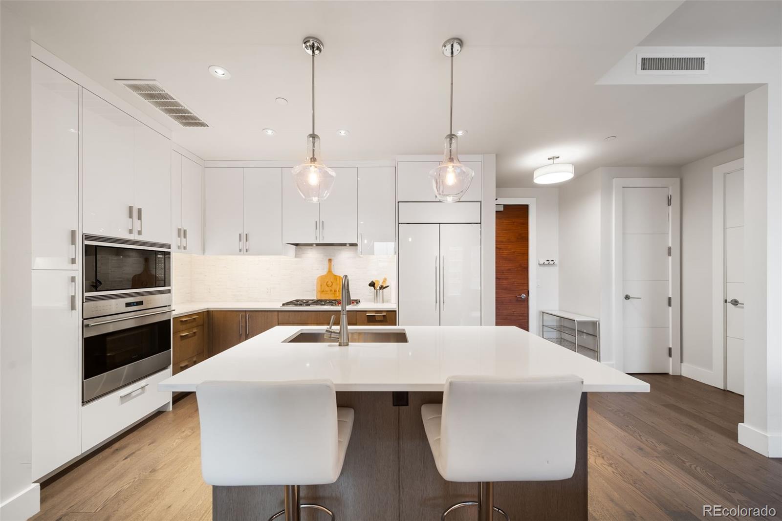 155 Steele Street Unit: 415
