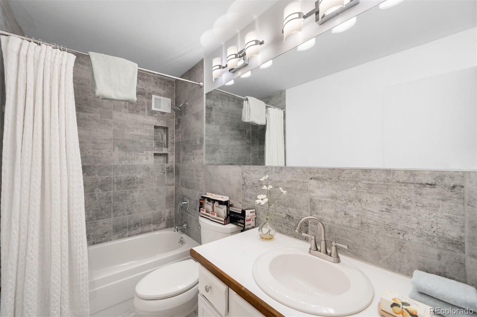 3465 S Poplar Street Unit: 603