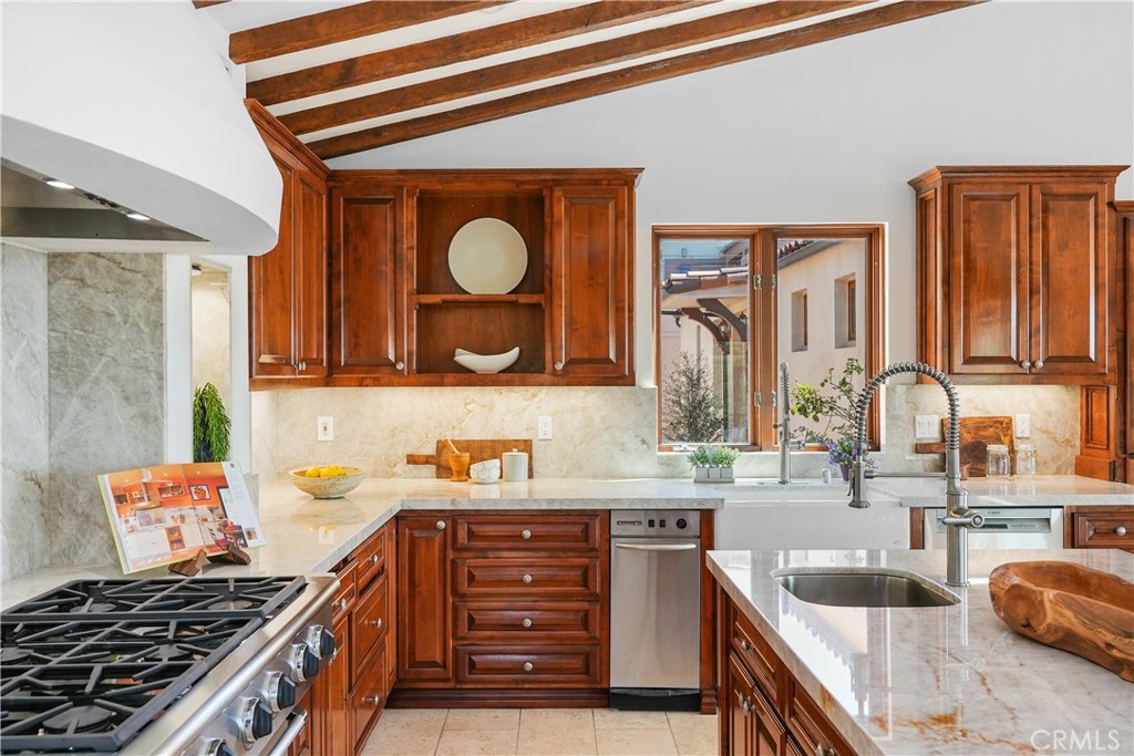 2516 Temple Hills Drive