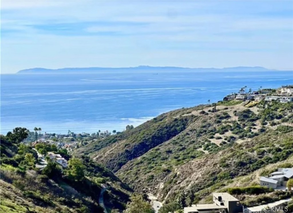 2516 Temple Hills Drive