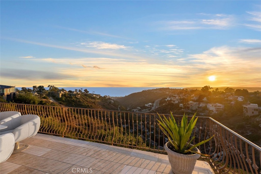 2516 Temple Hills Drive