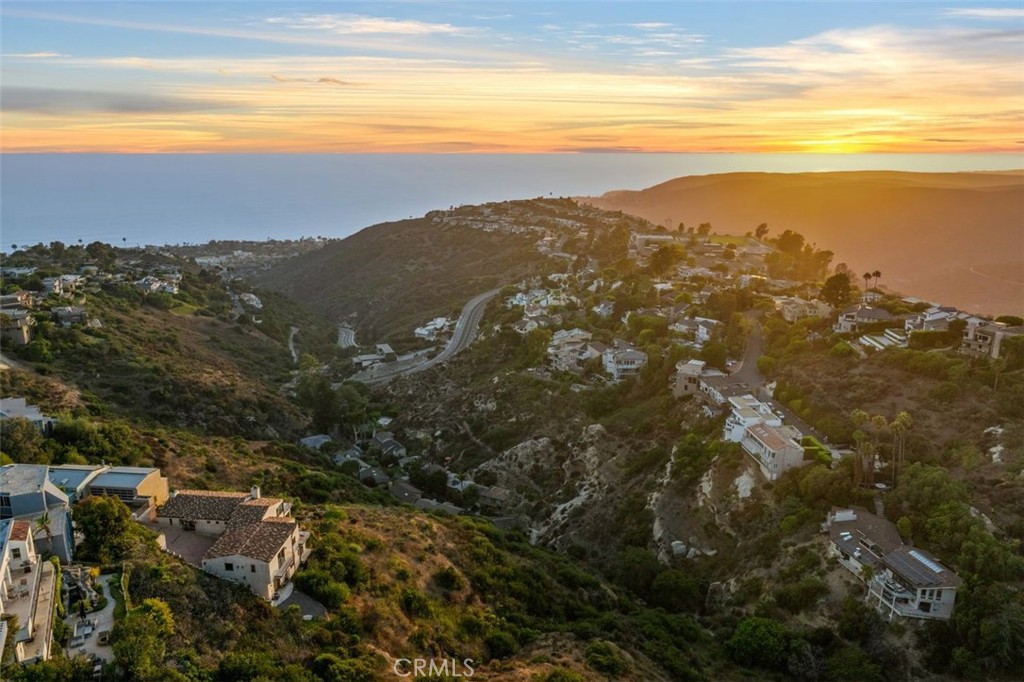 2516 Temple Hills Drive