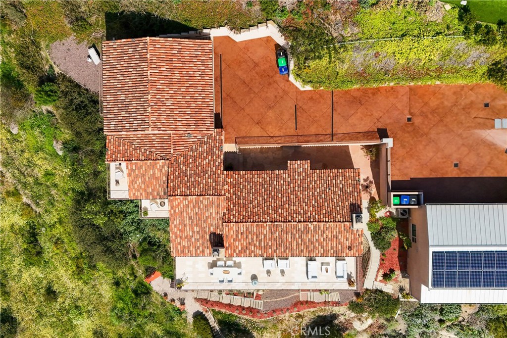 2516 Temple Hills Drive