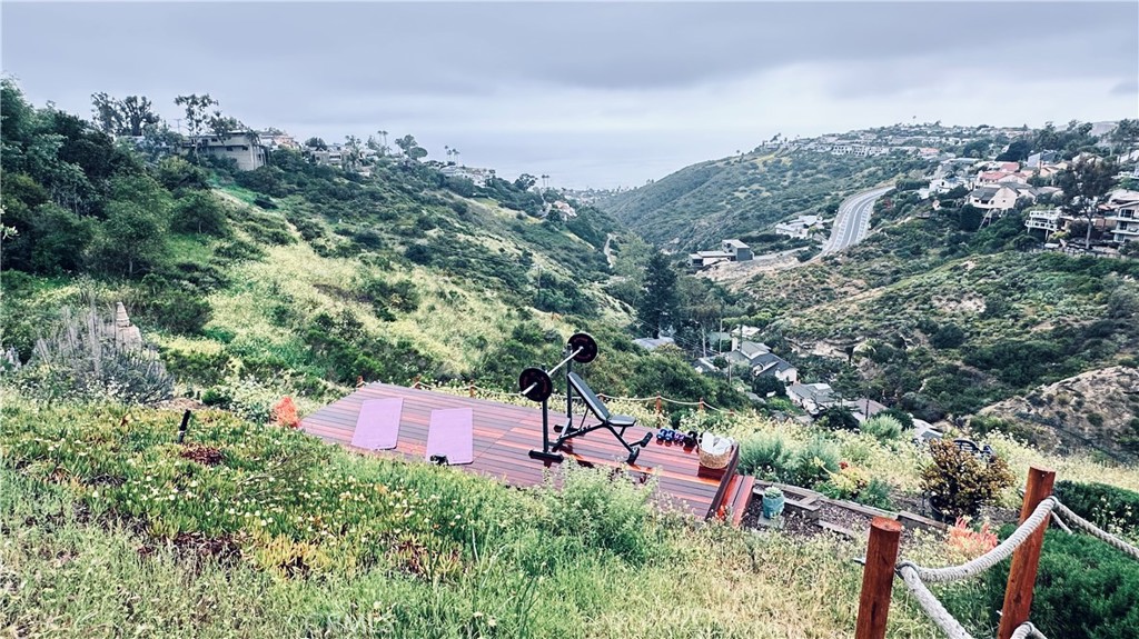 2516 Temple Hills Drive