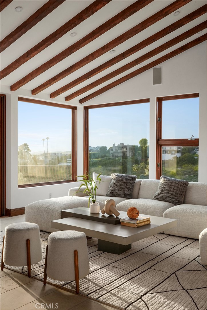 2516 Temple Hills Drive