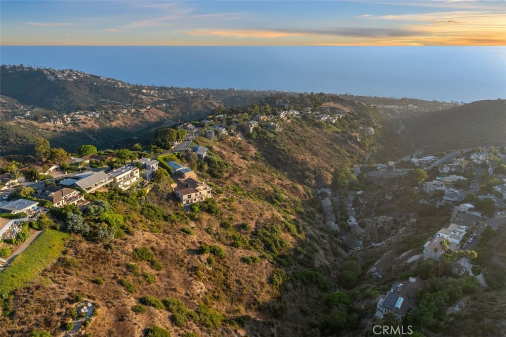 2516 Temple Hills Drive