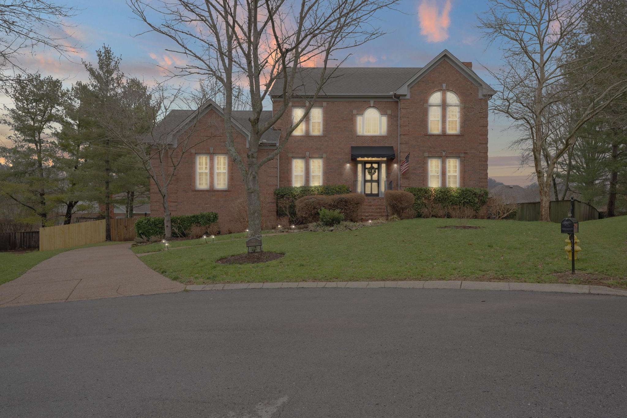 910 Riverbend Rd