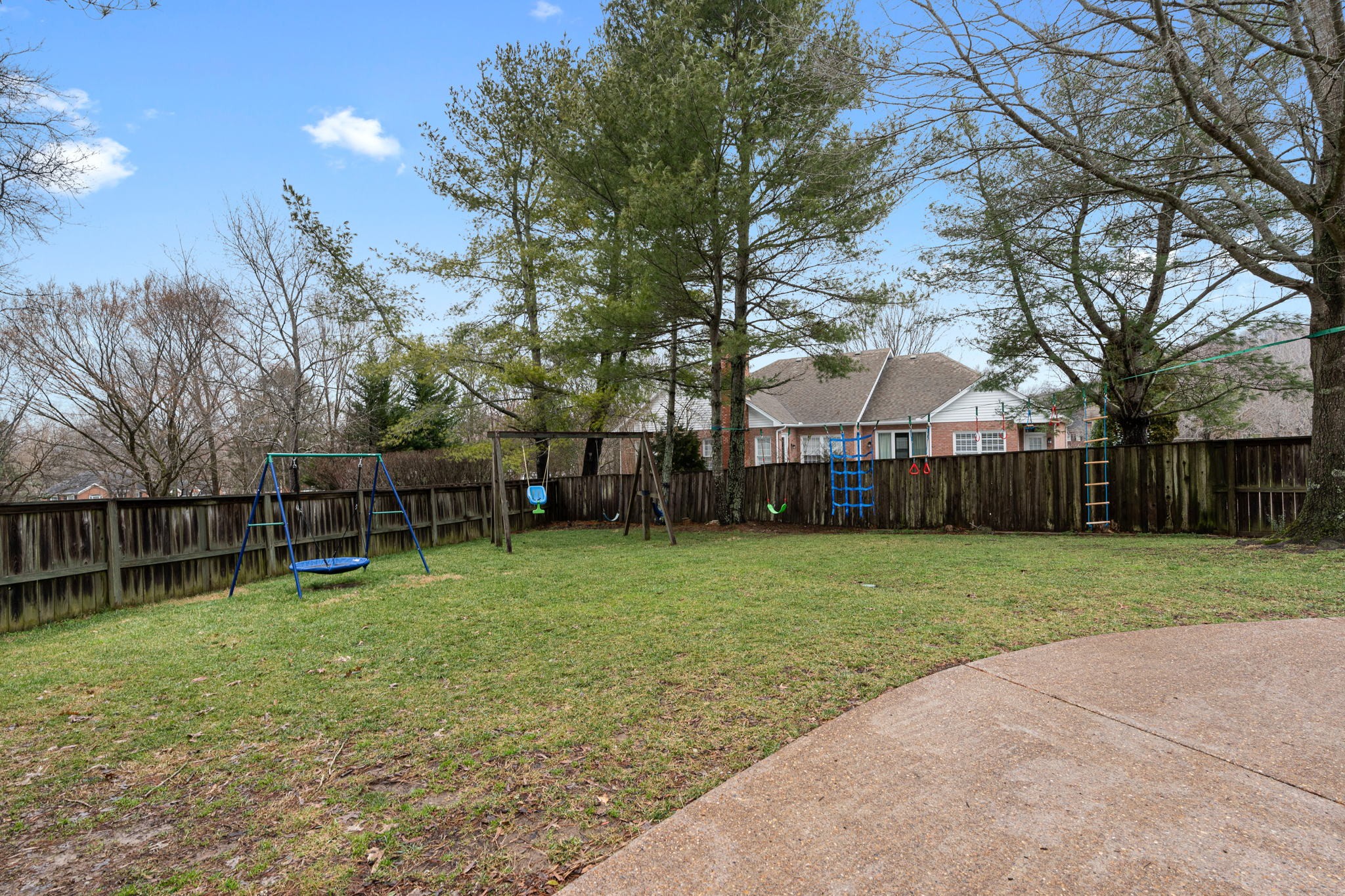 910 Riverbend Rd