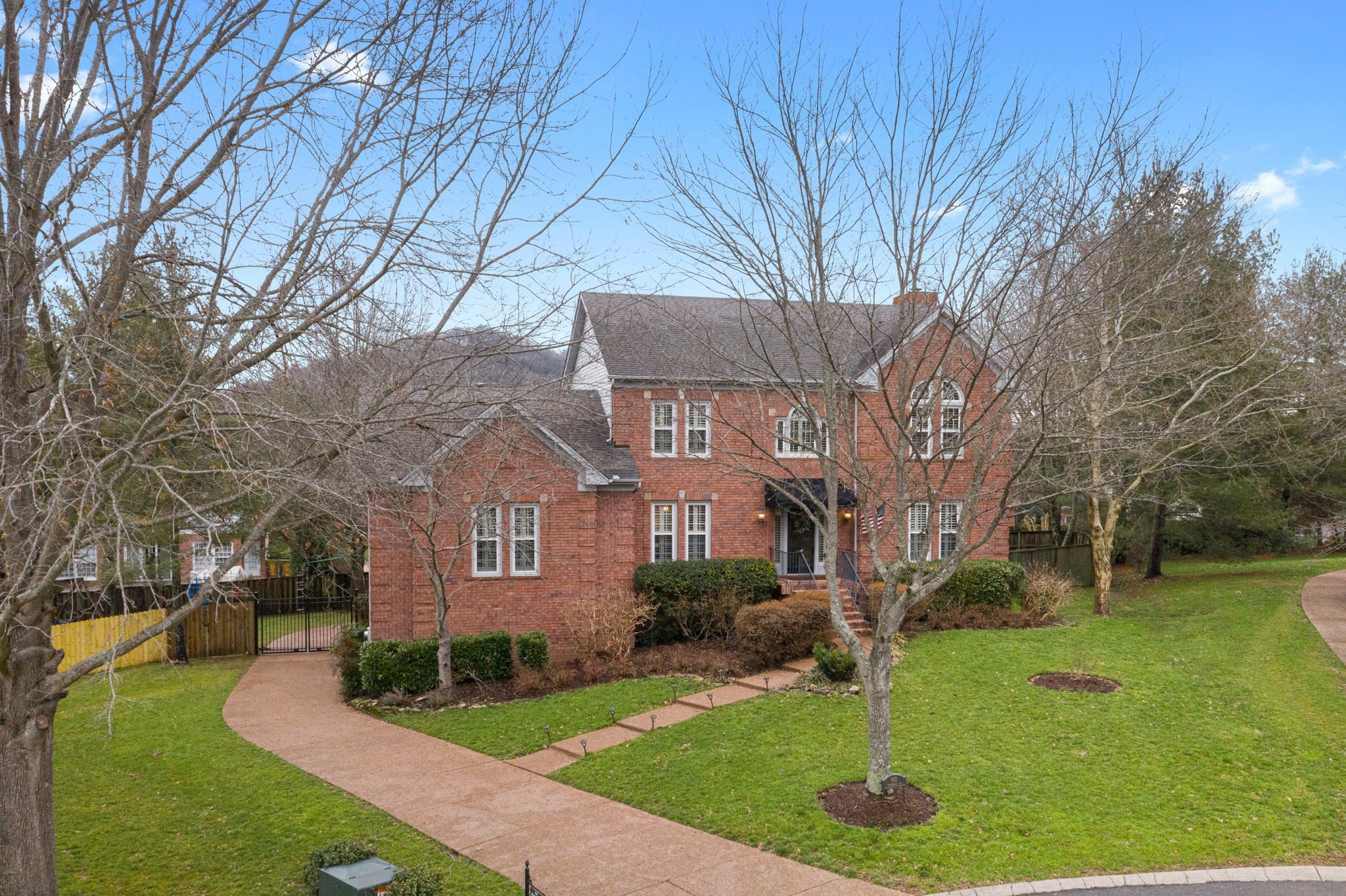 910 Riverbend Rd