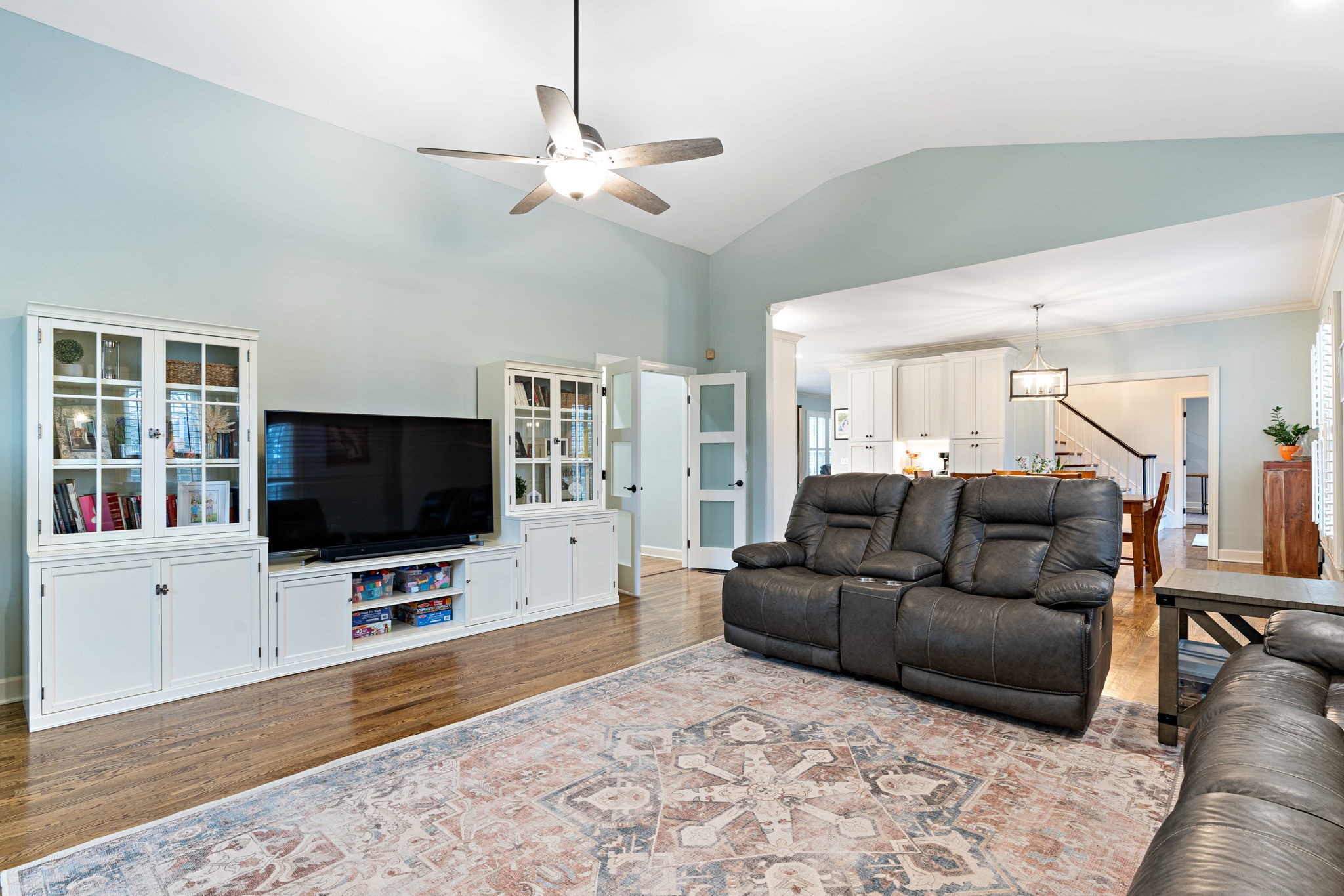 910 Riverbend Rd