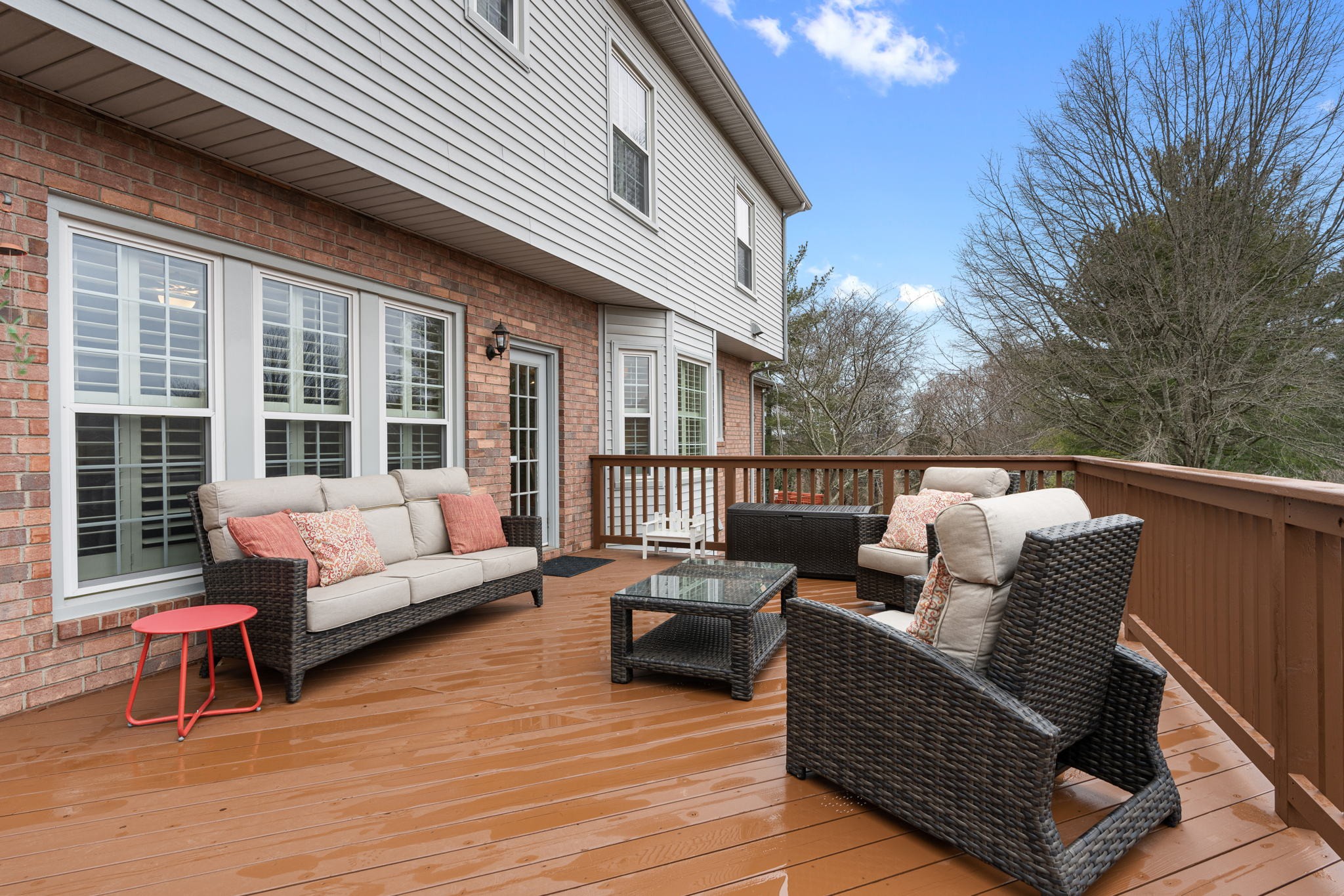 910 Riverbend Rd