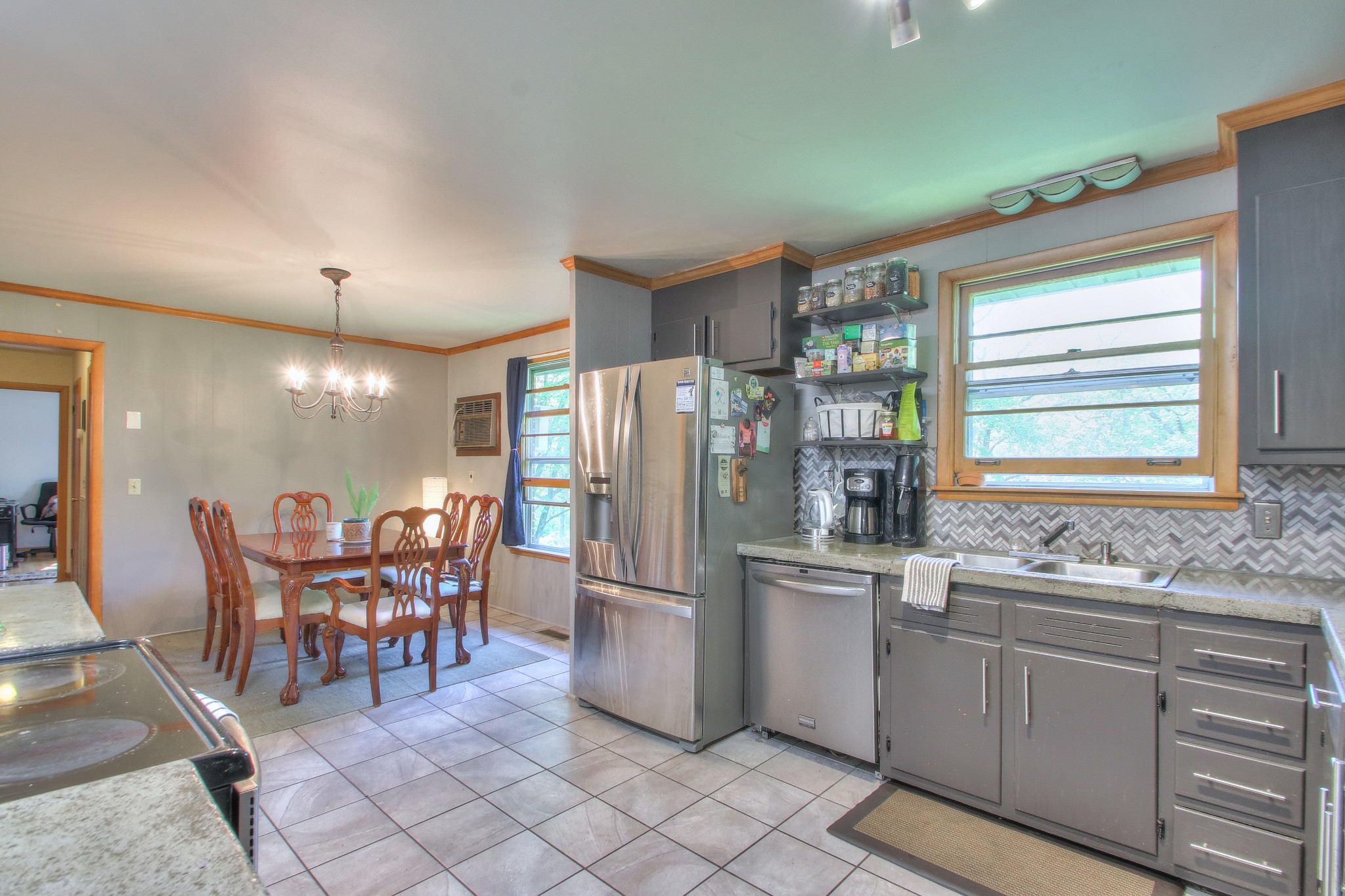 2504 Alvinwood Dr