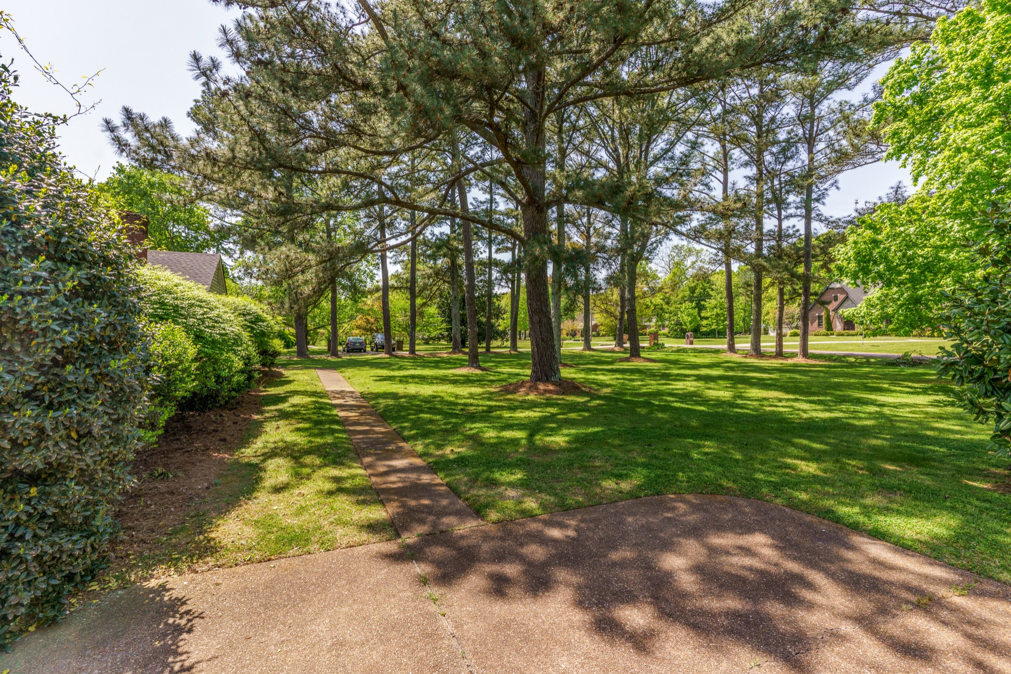 6305 Robin Hill Rd