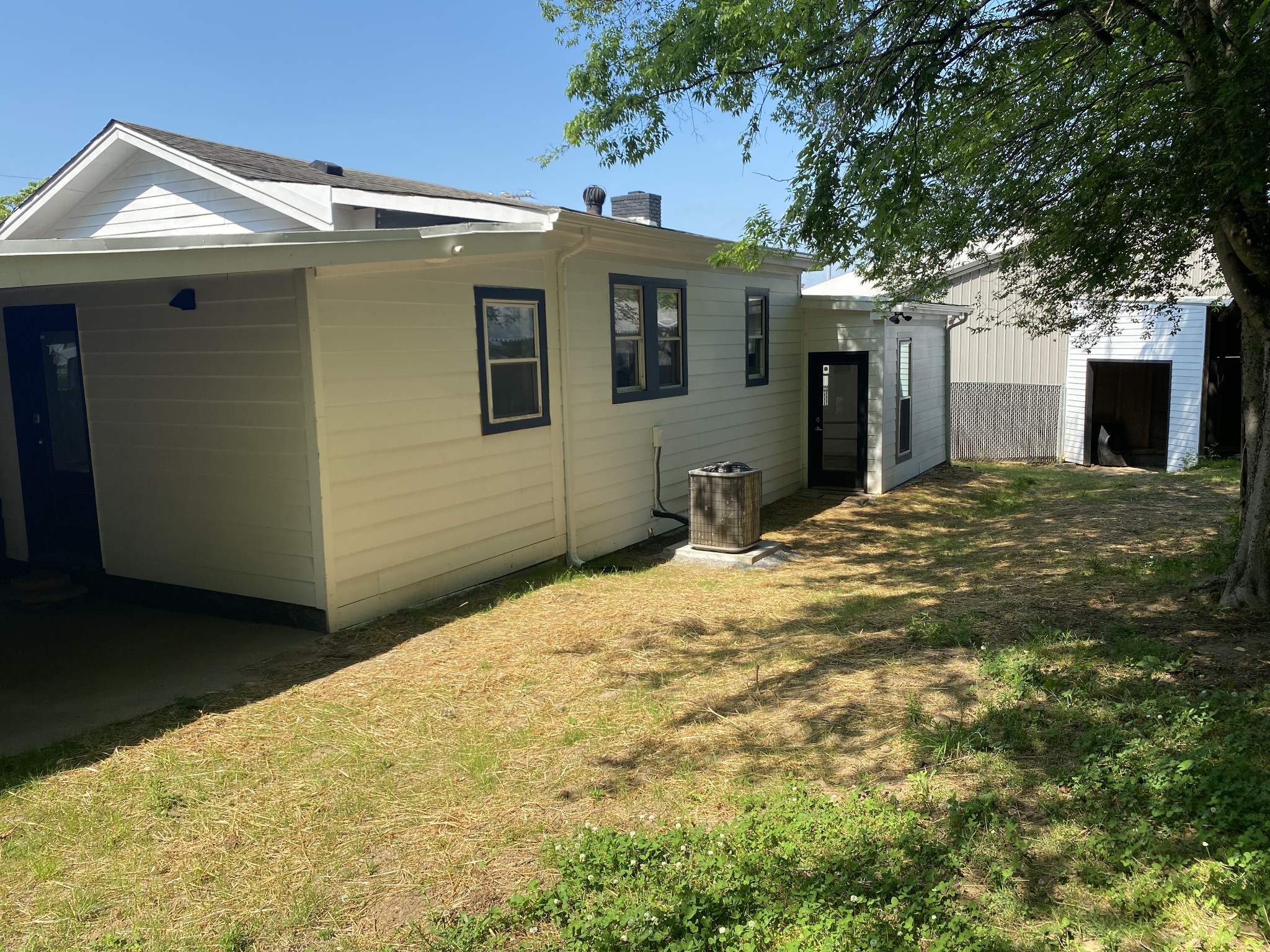 212 Rayon Dr