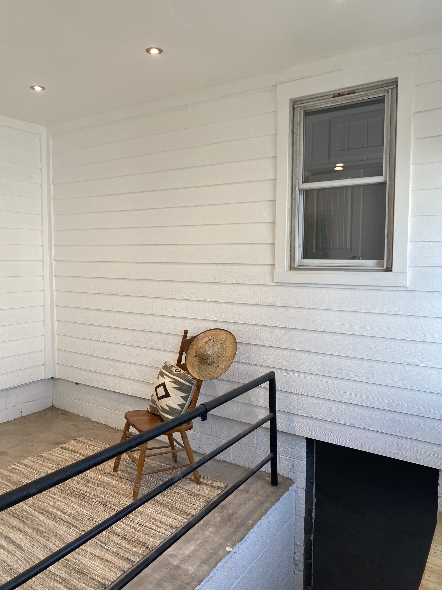 212 Rayon Dr