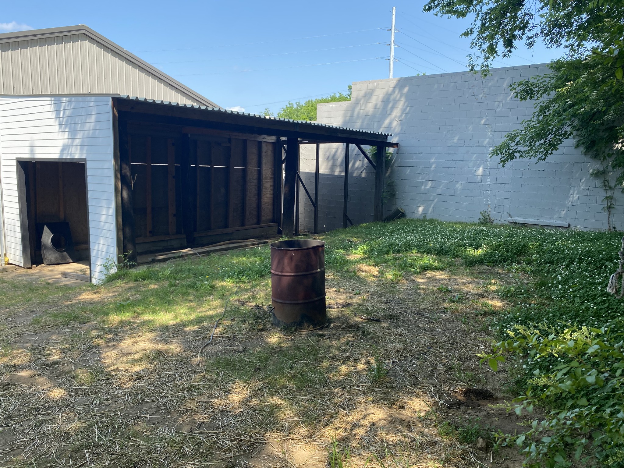 212 Rayon Dr