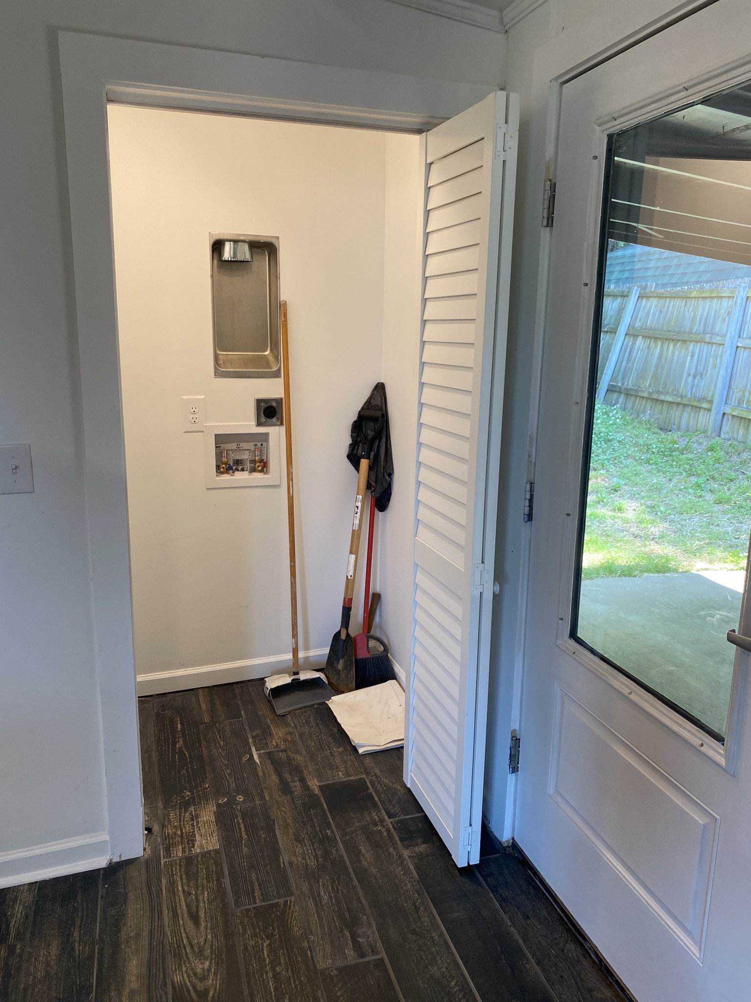 212 Rayon Dr