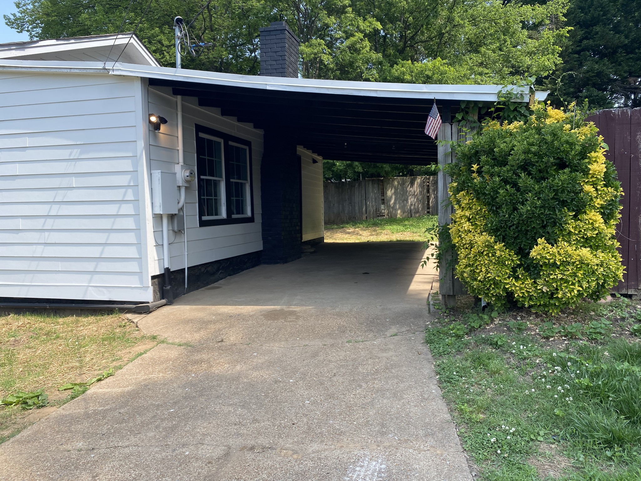 212 Rayon Dr