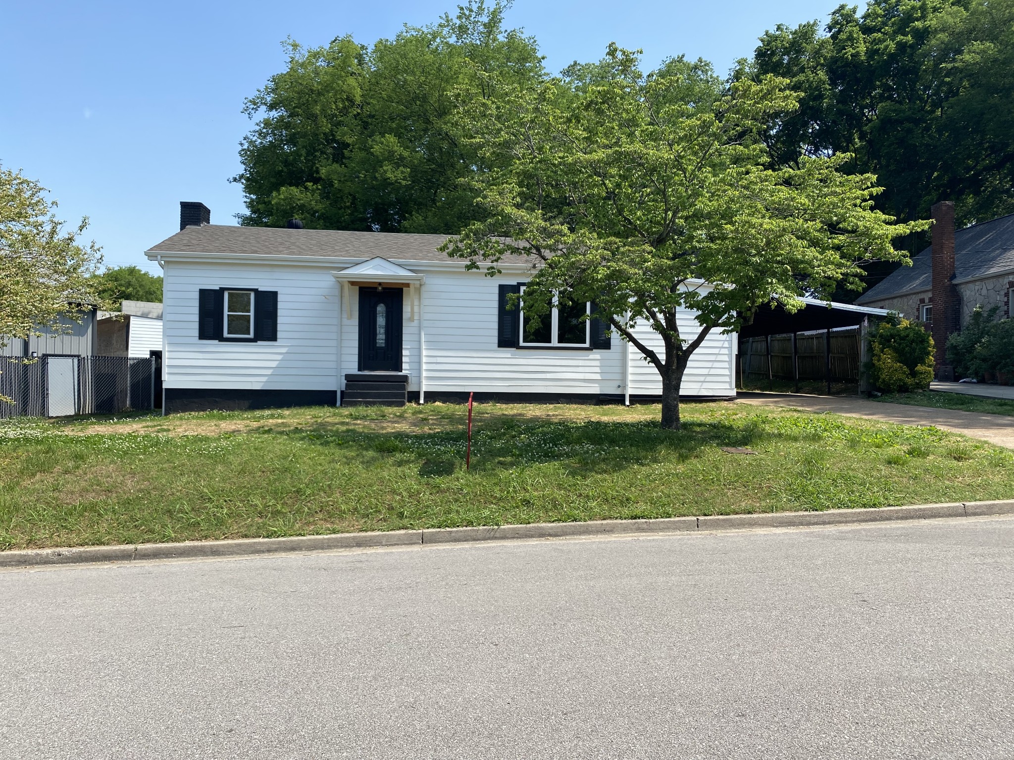 212 Rayon Dr