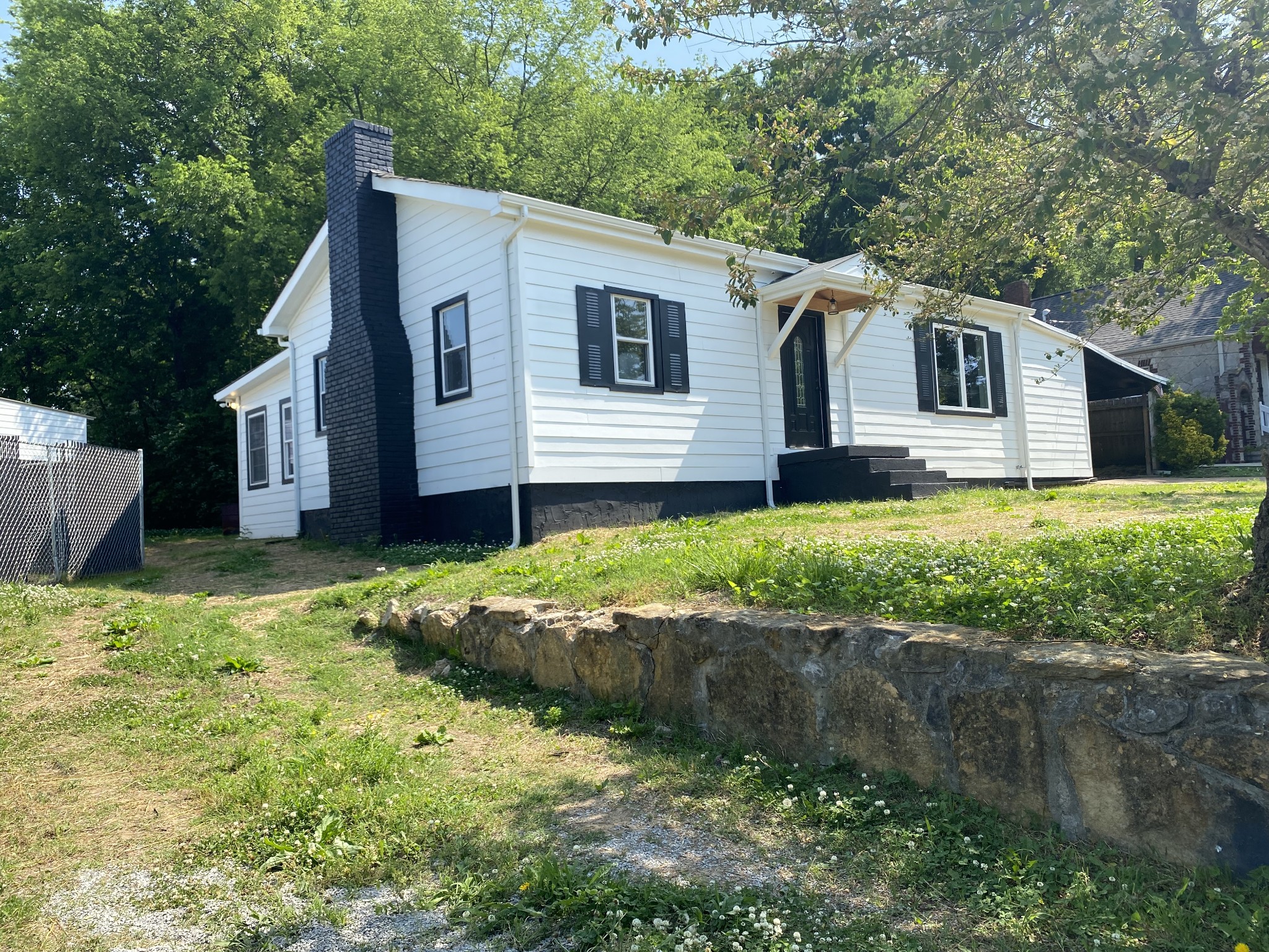 212 Rayon Dr