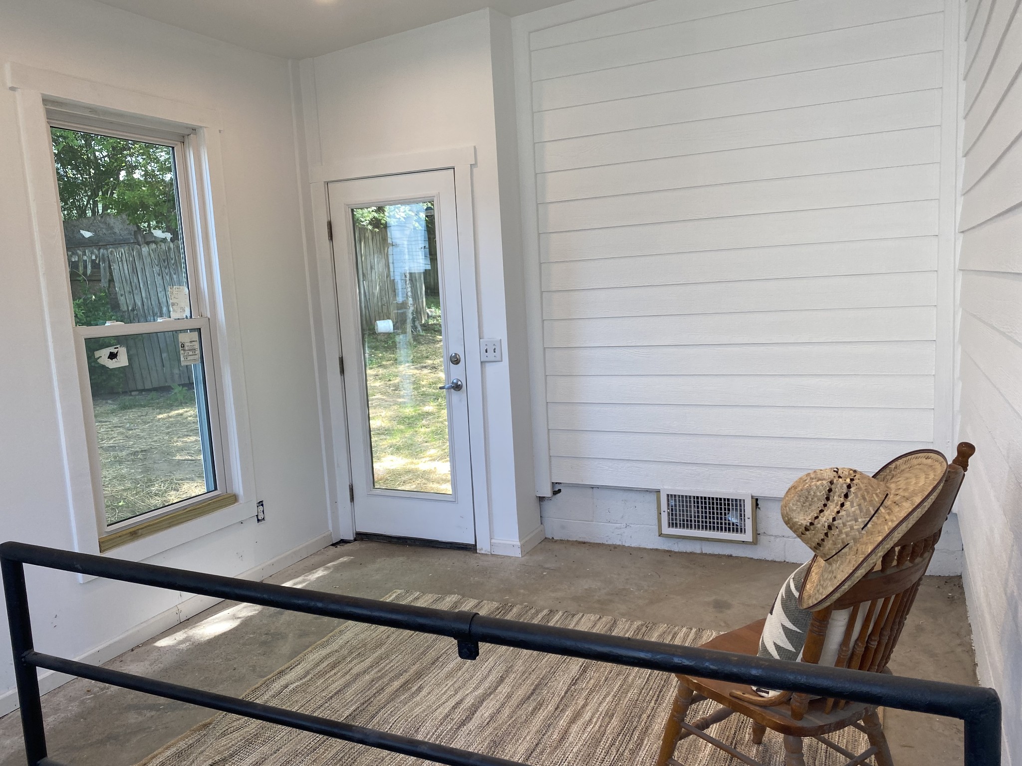 212 Rayon Dr