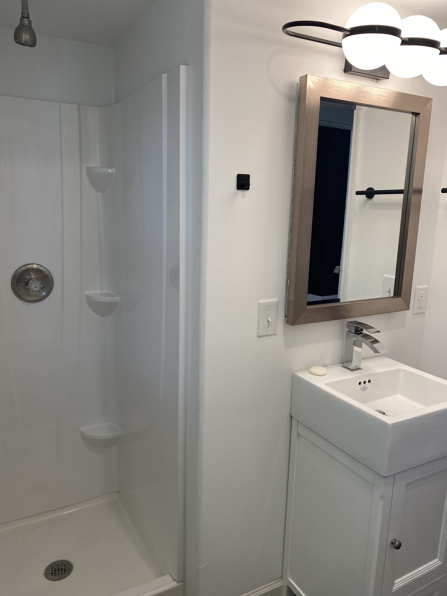 212 Rayon Dr