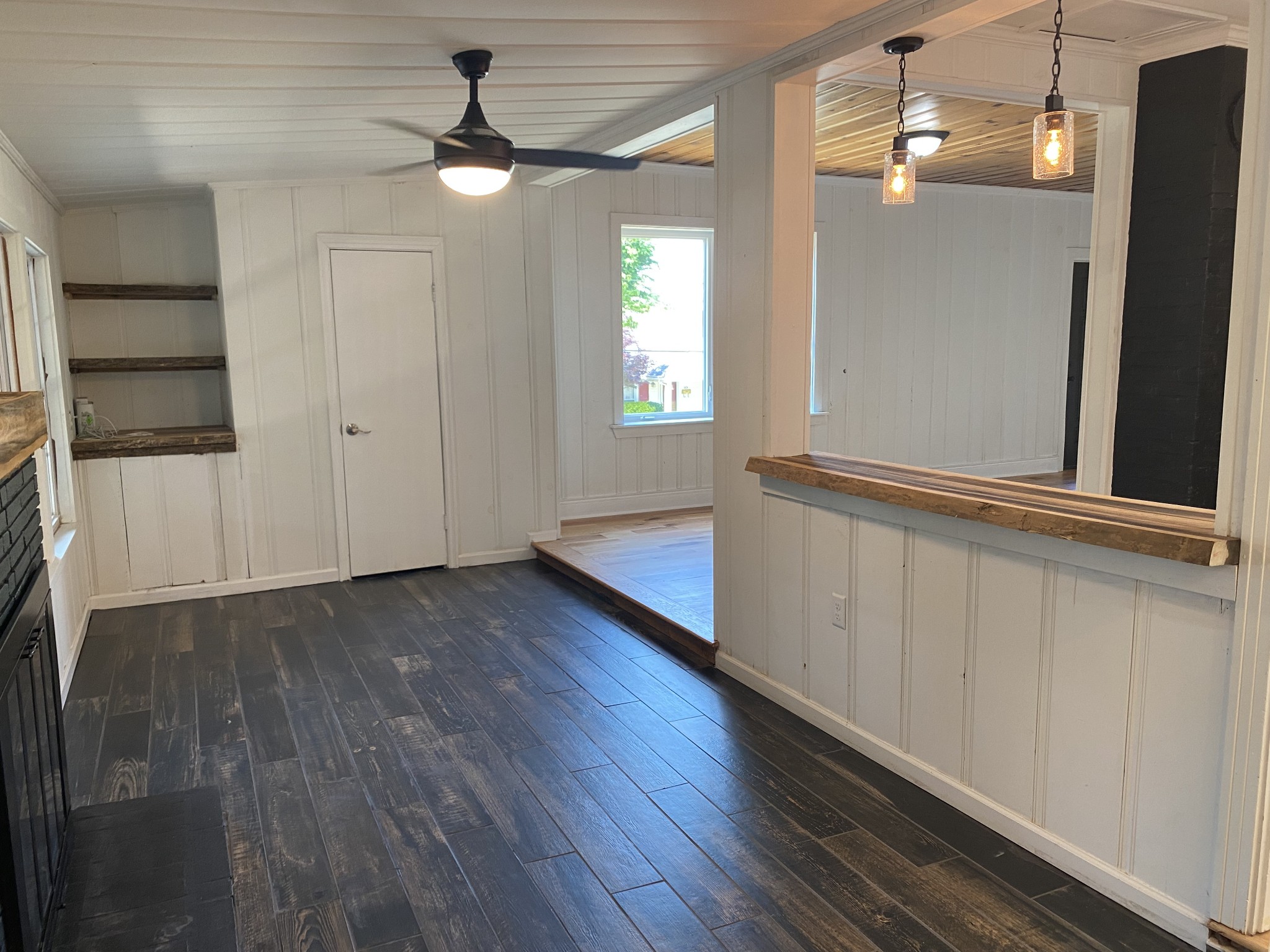 212 Rayon Dr