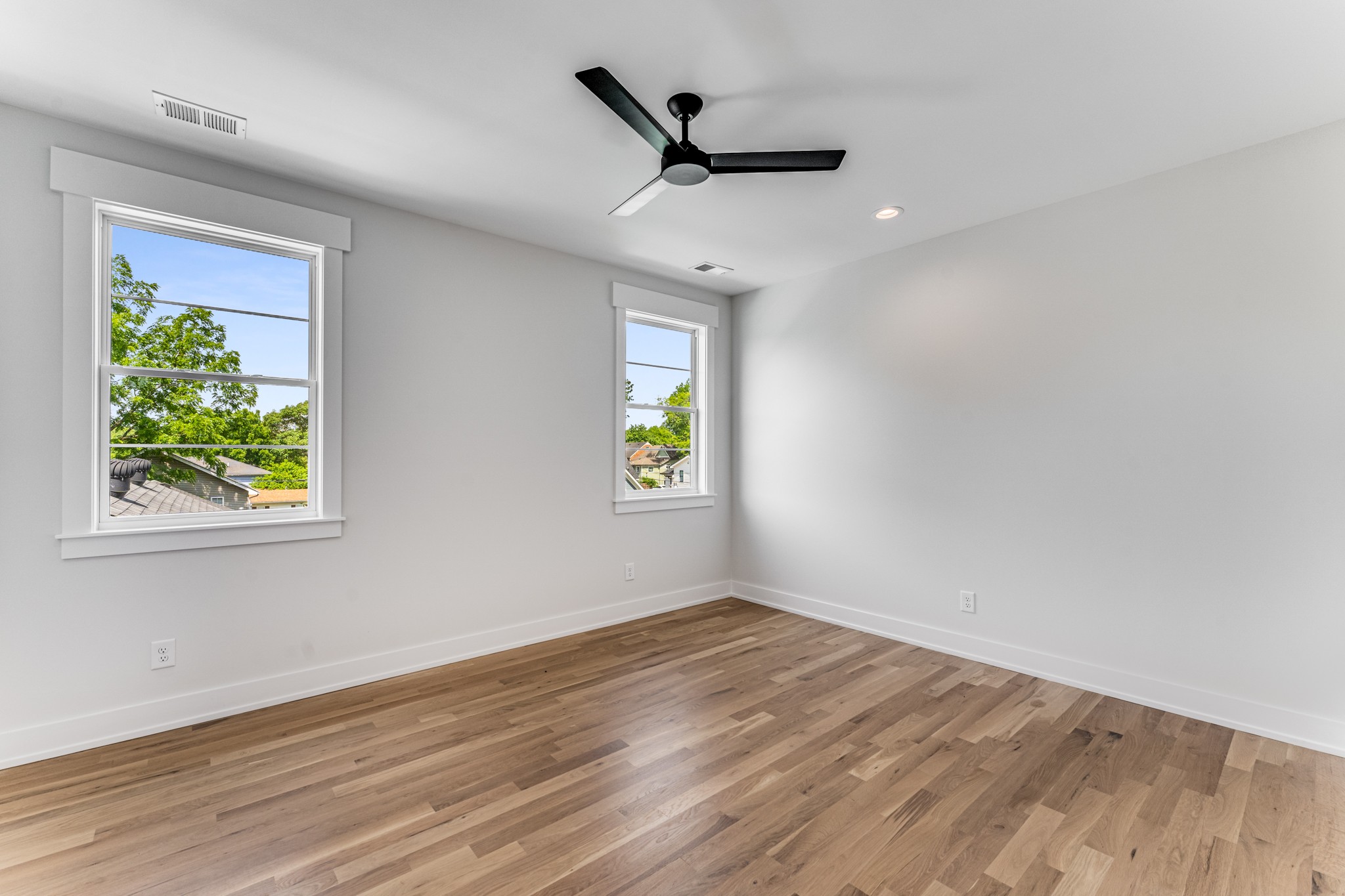4704 Dakota Ave