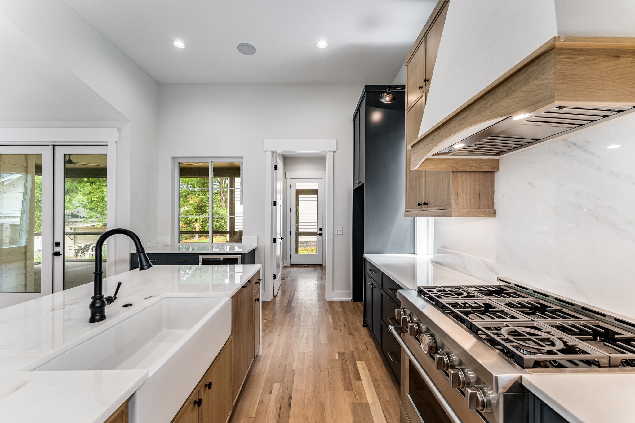 4704 Dakota Ave