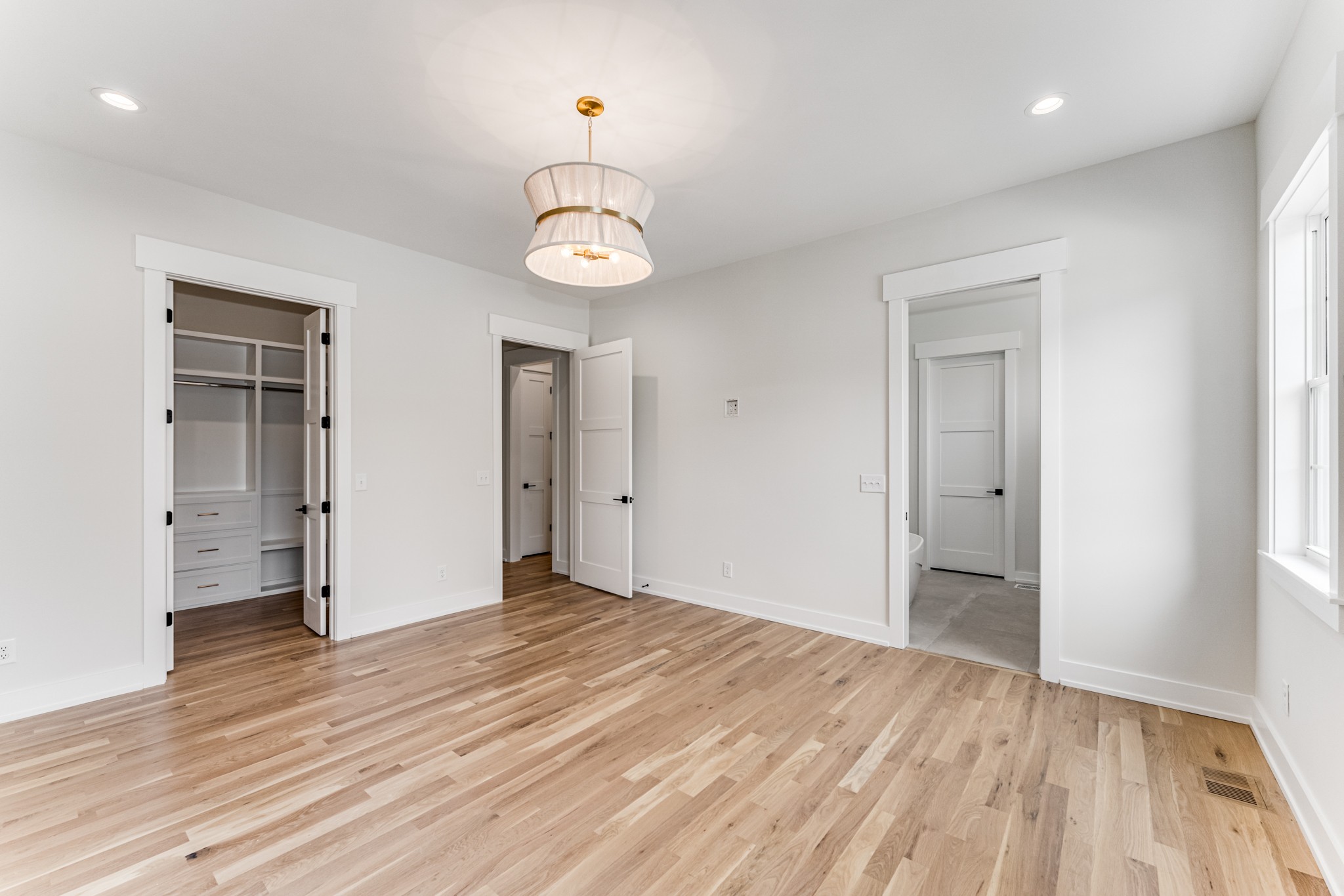 4704 Dakota Ave