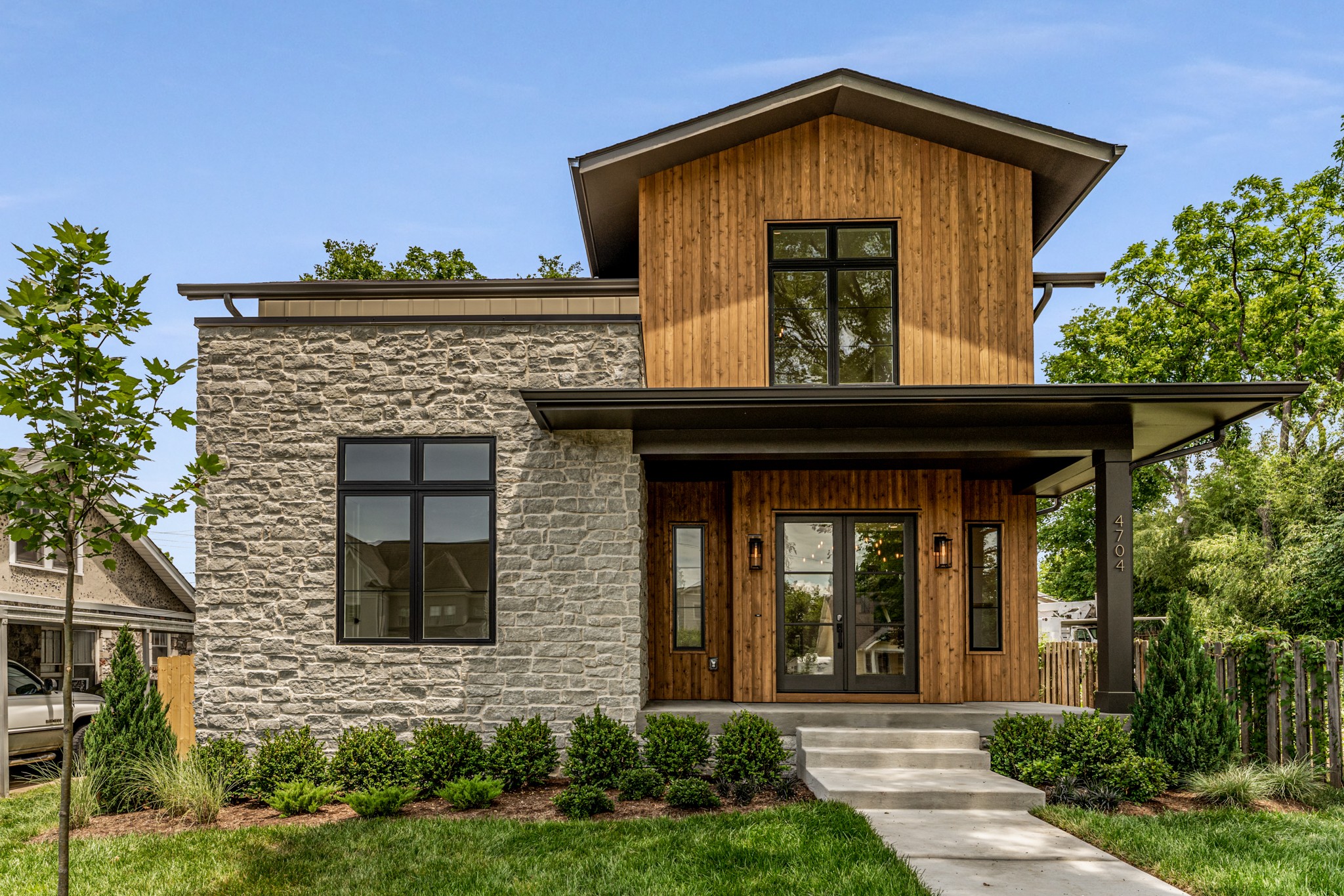 4704 Dakota Ave