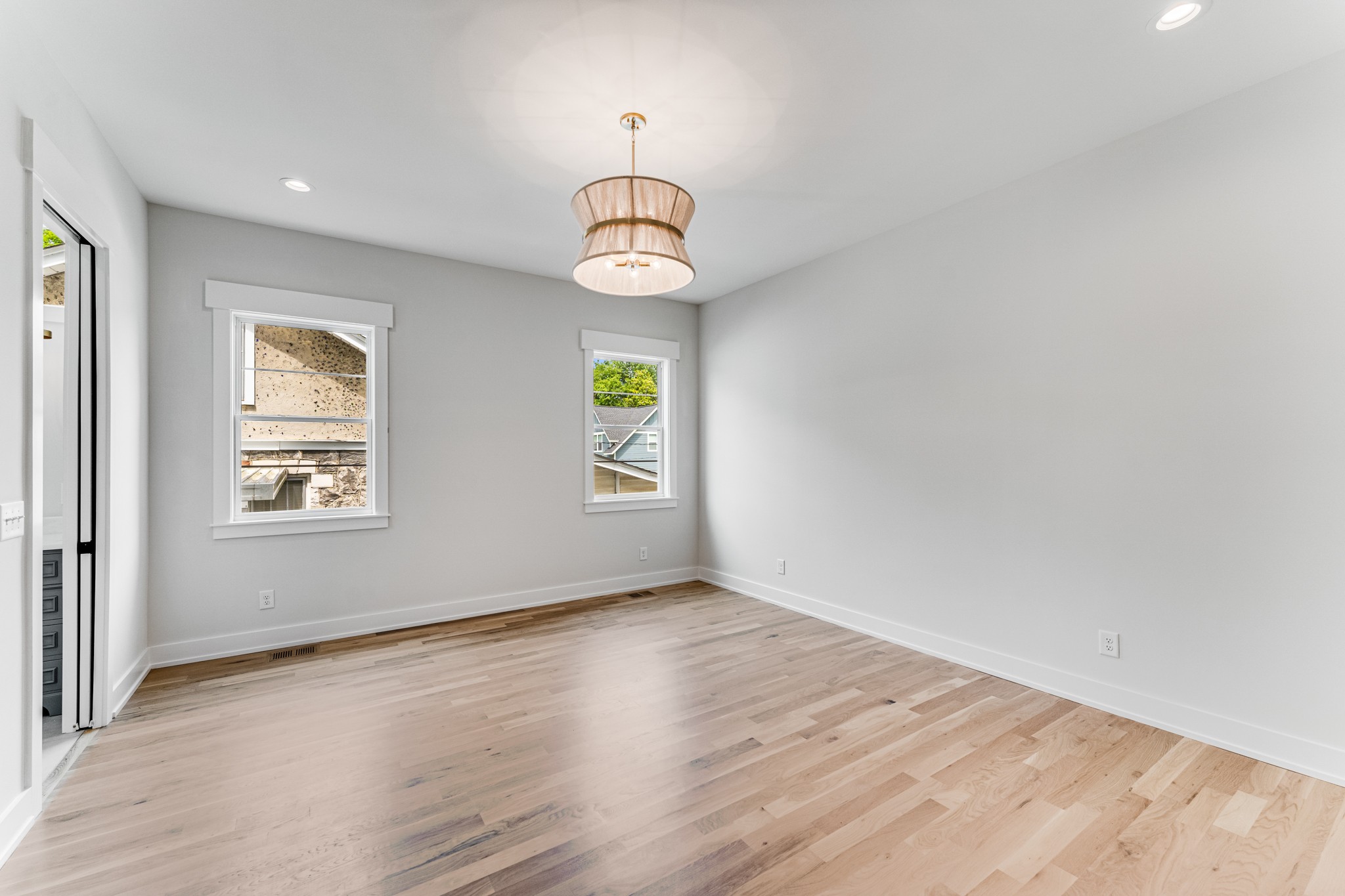 4704 Dakota Ave