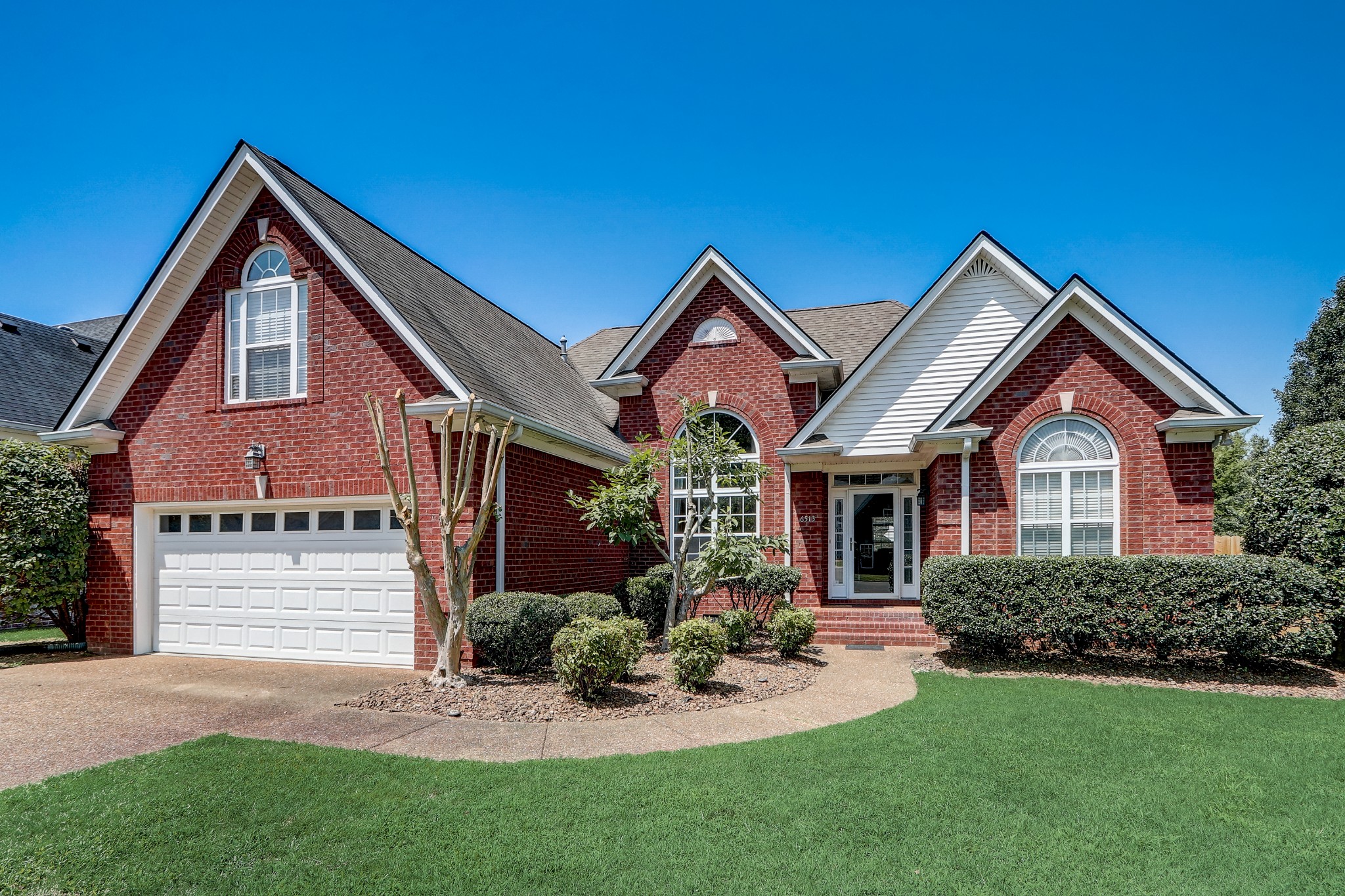 6513 Lampe Ct