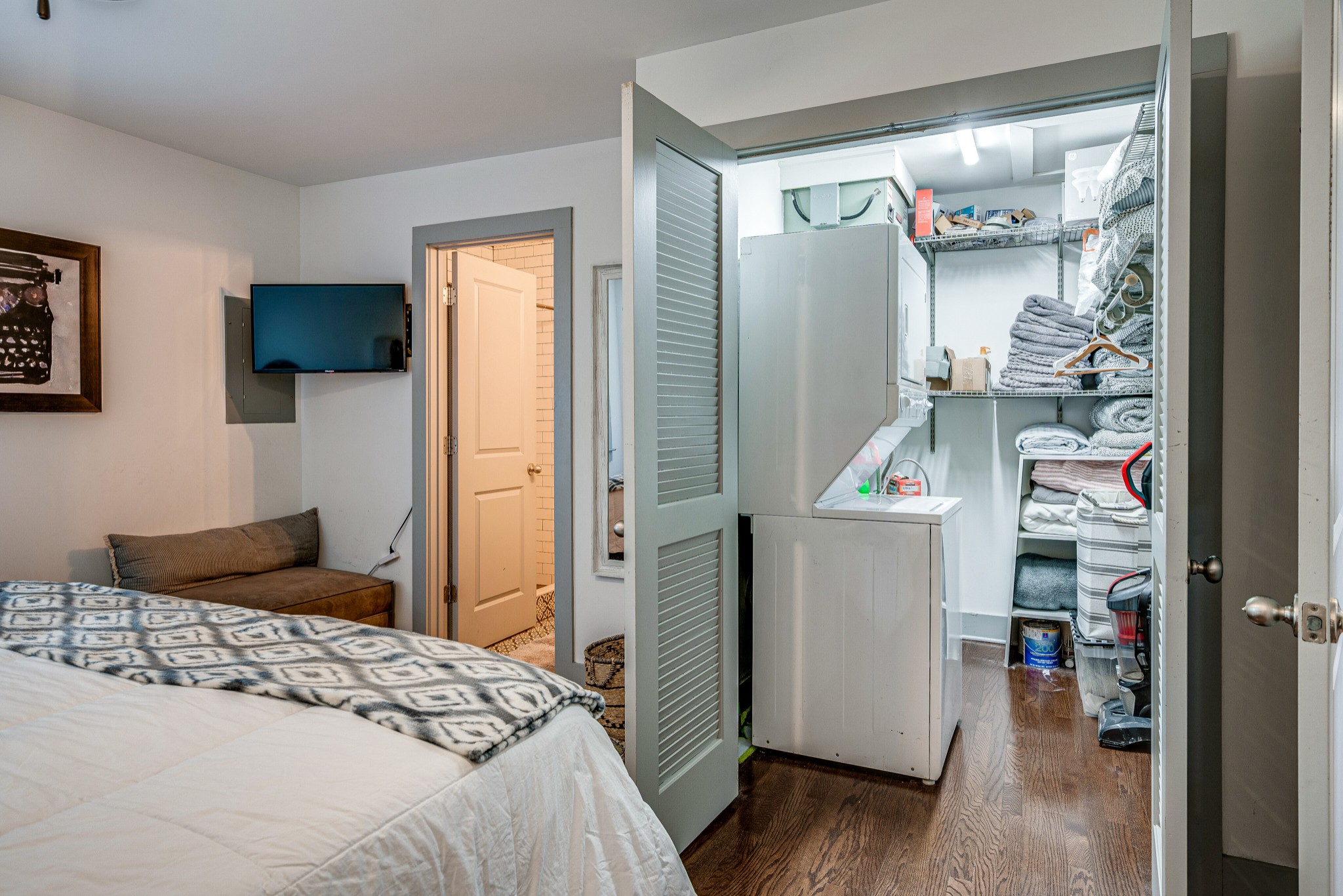 818 Fatherland St Unit: 5