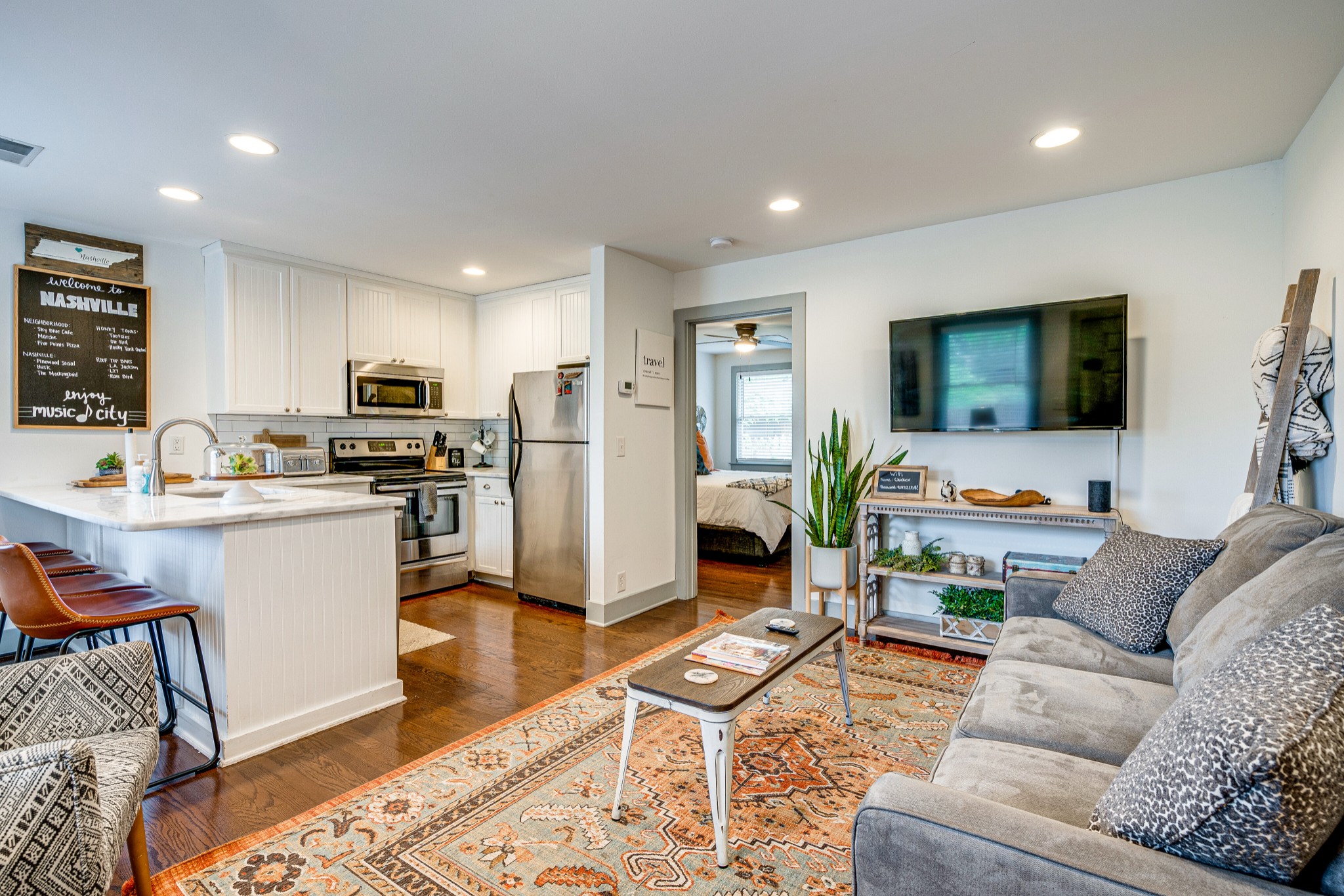 818 Fatherland St Unit: 5