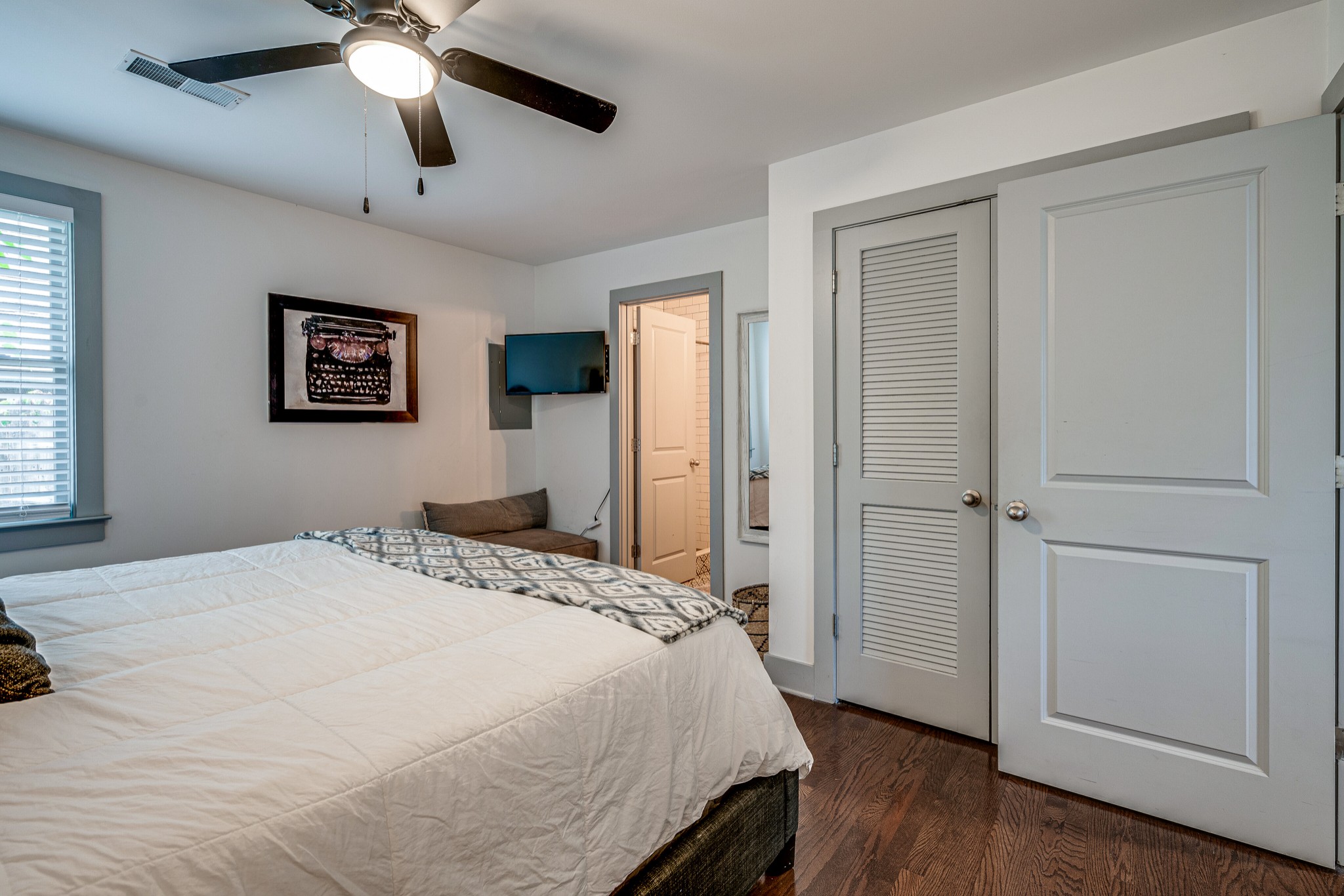 818 Fatherland St Unit: 5