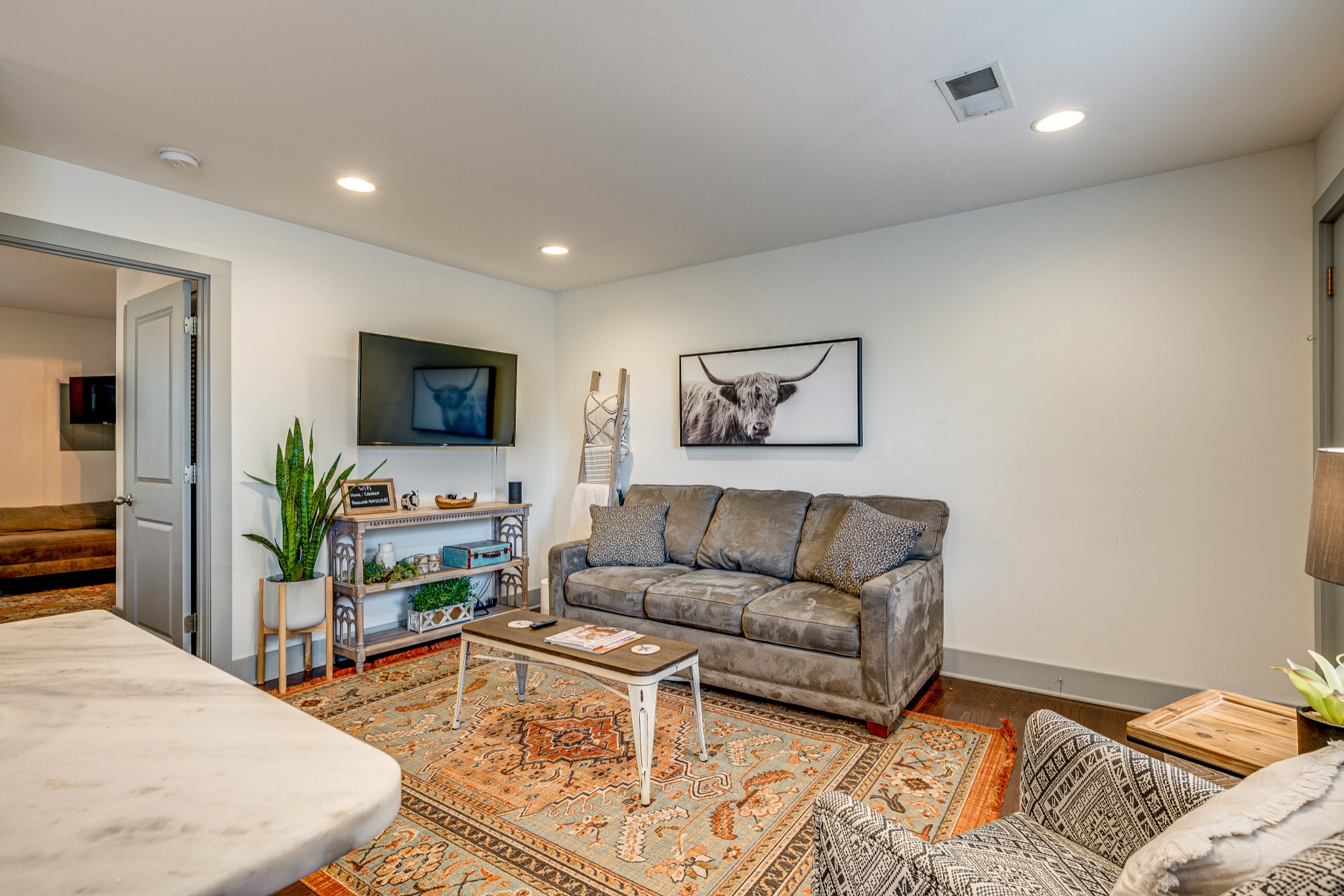 818 Fatherland St Unit: 5