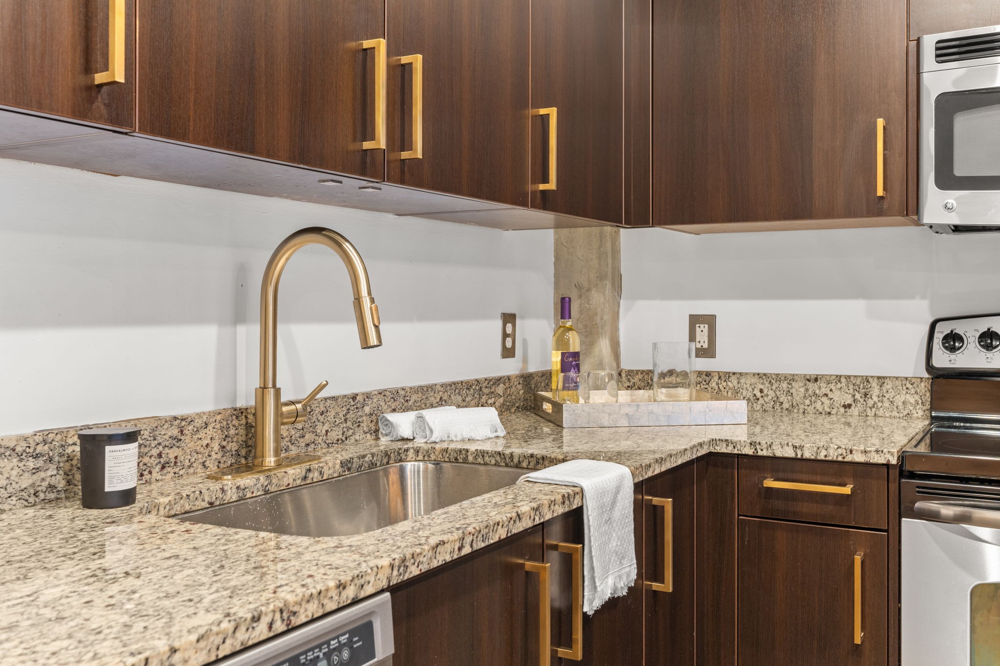 600 12th Ave, S Unit: 401