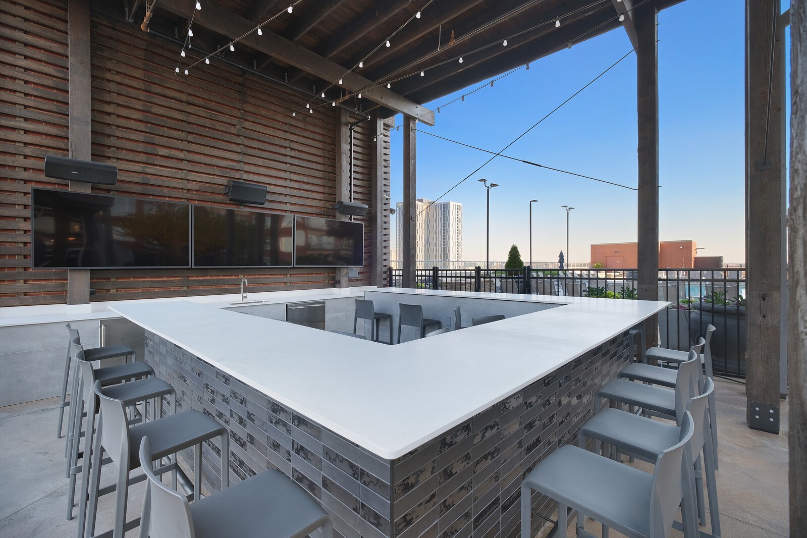 600 12th Ave, S Unit: 401