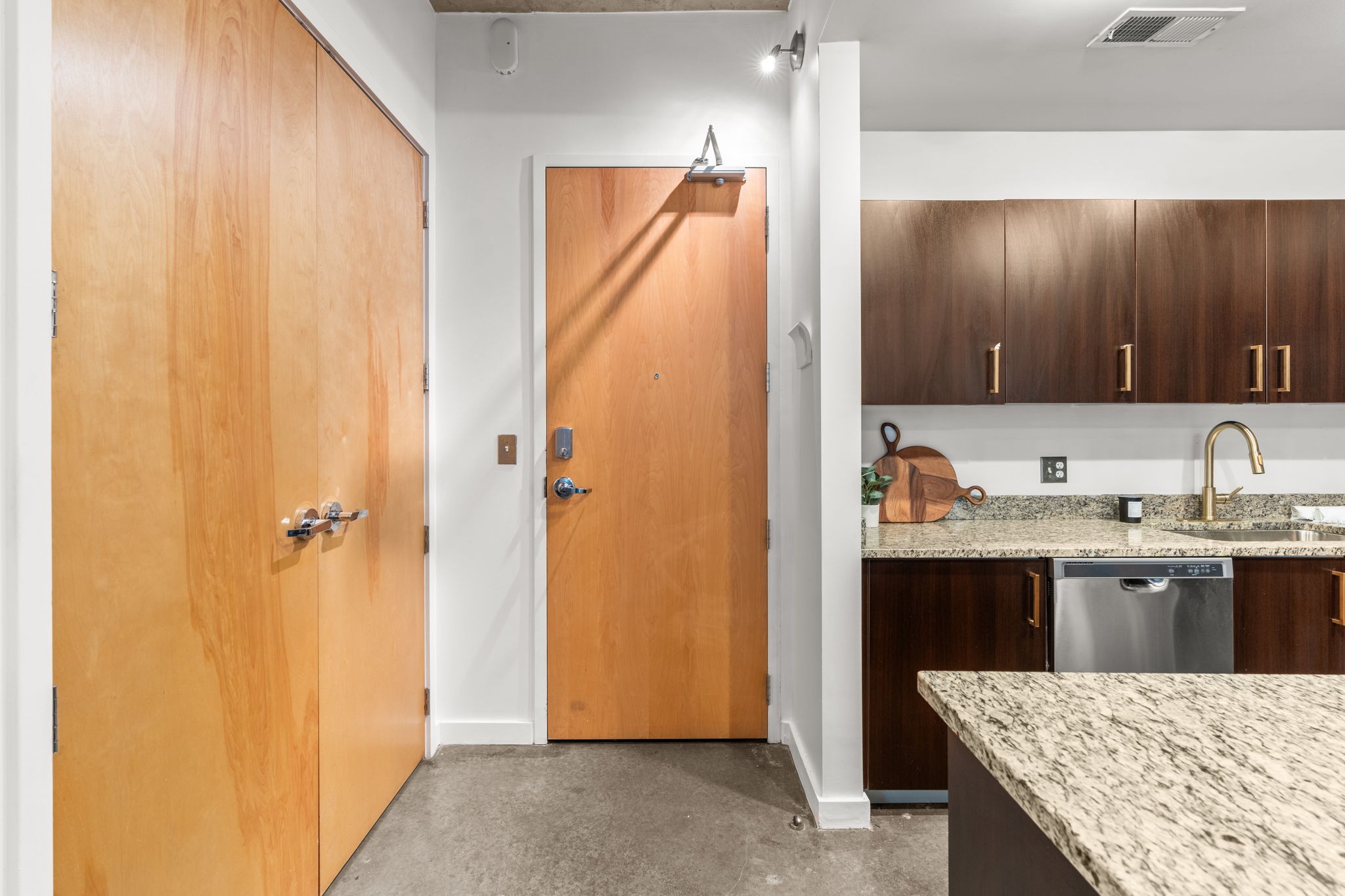 600 12th Ave, S Unit: 401