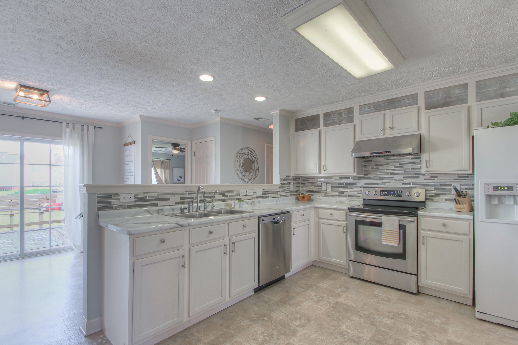 1029 Lowrey Pl