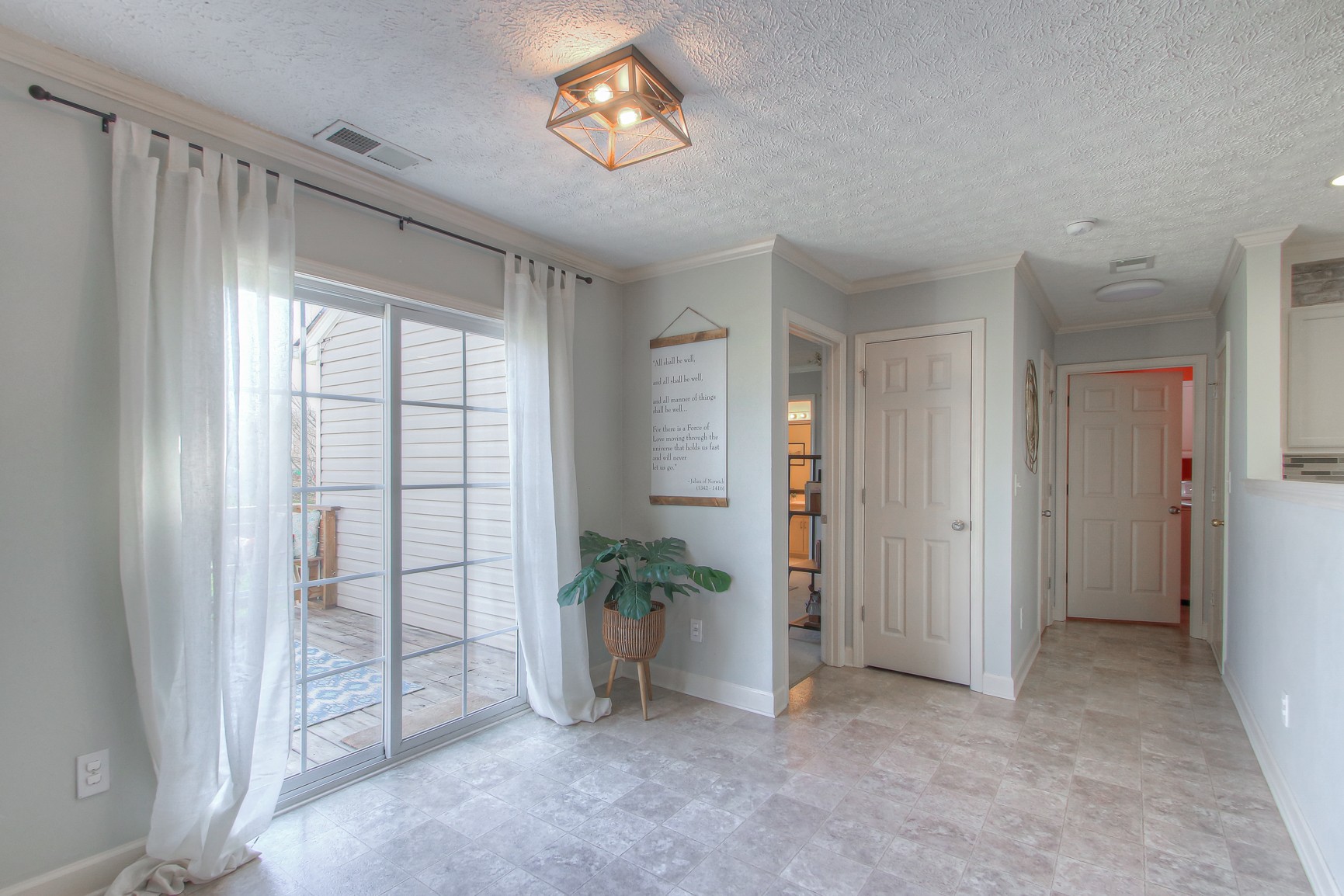1029 Lowrey Pl