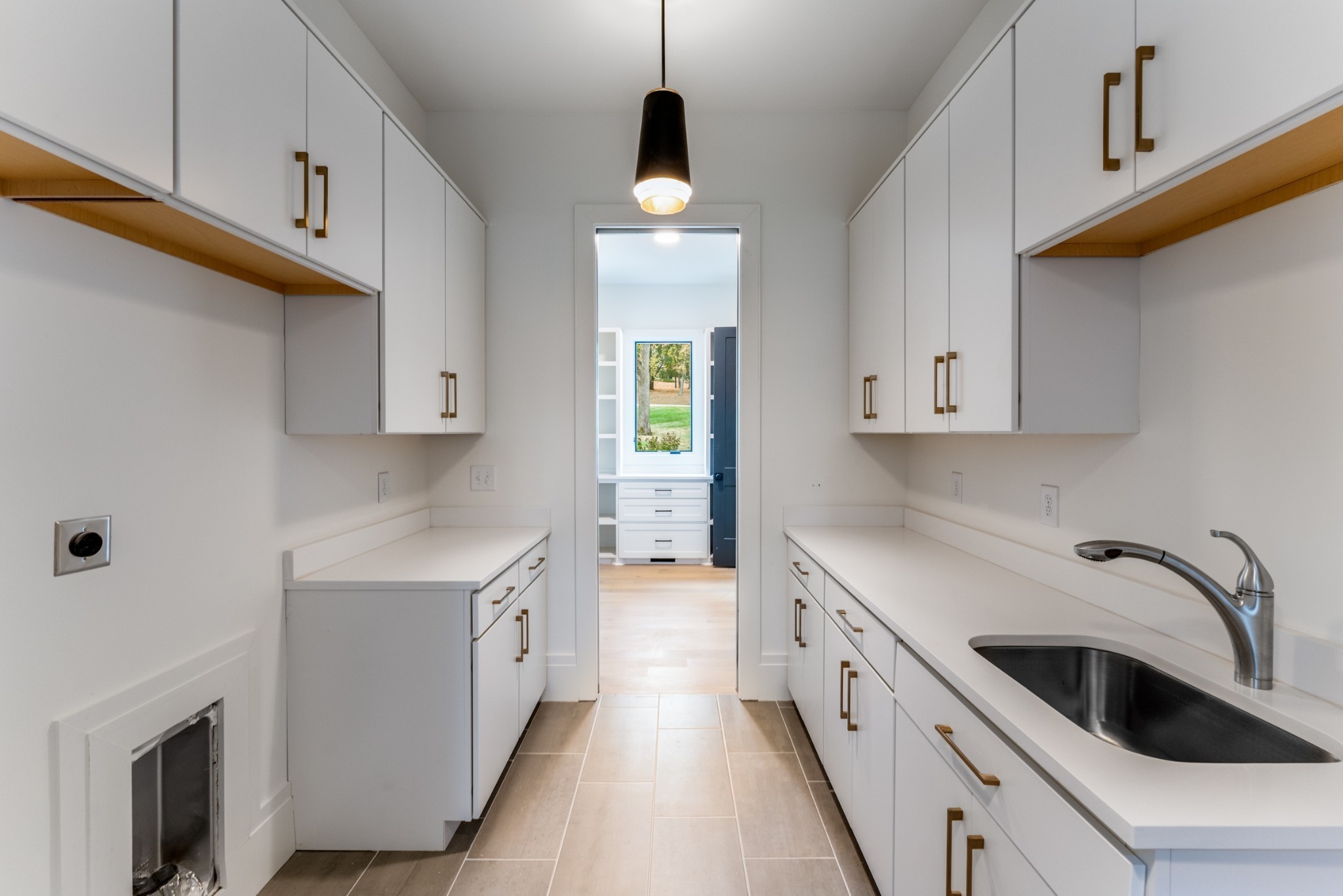 4612 Belmont Park Ter