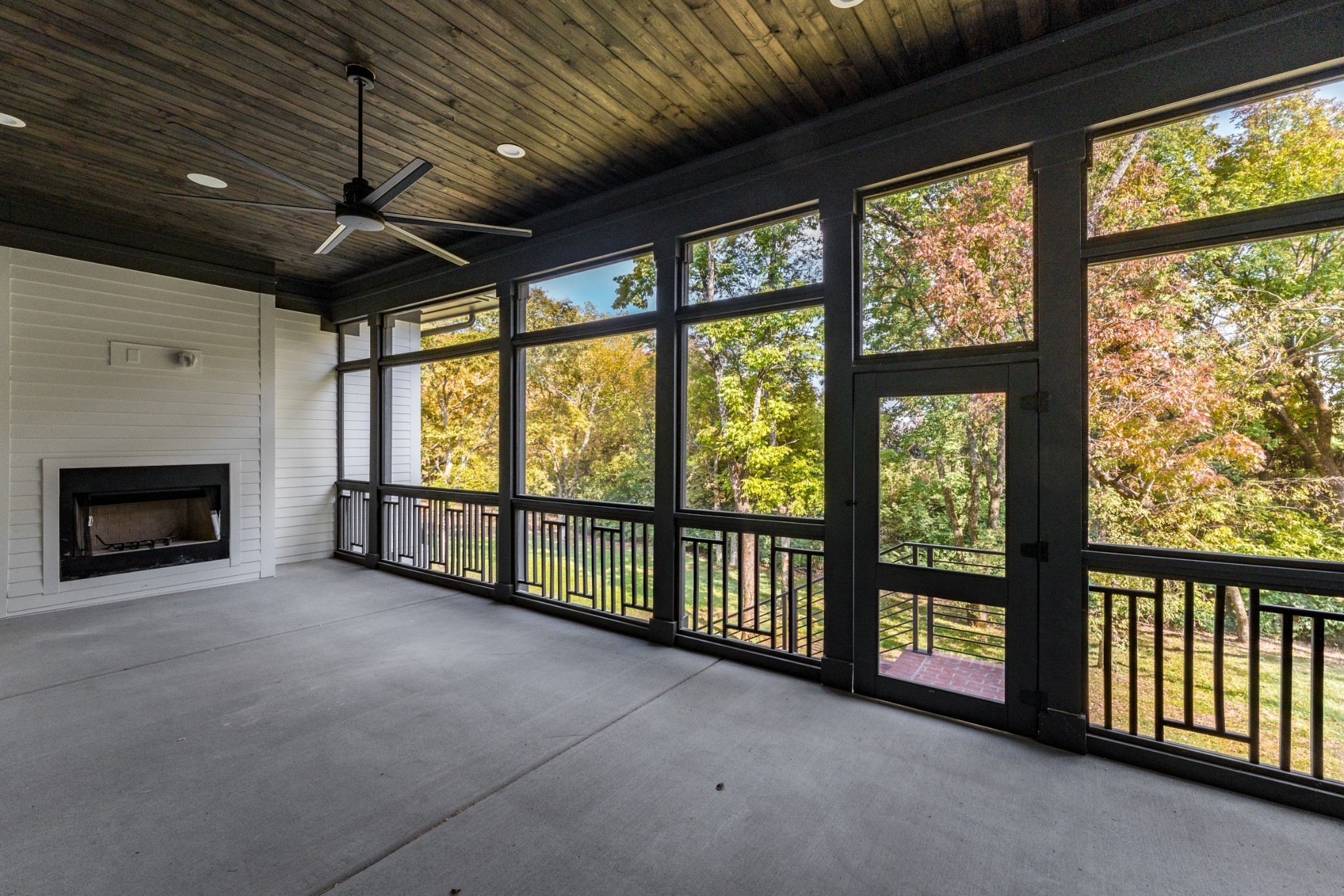 4612 Belmont Park Ter