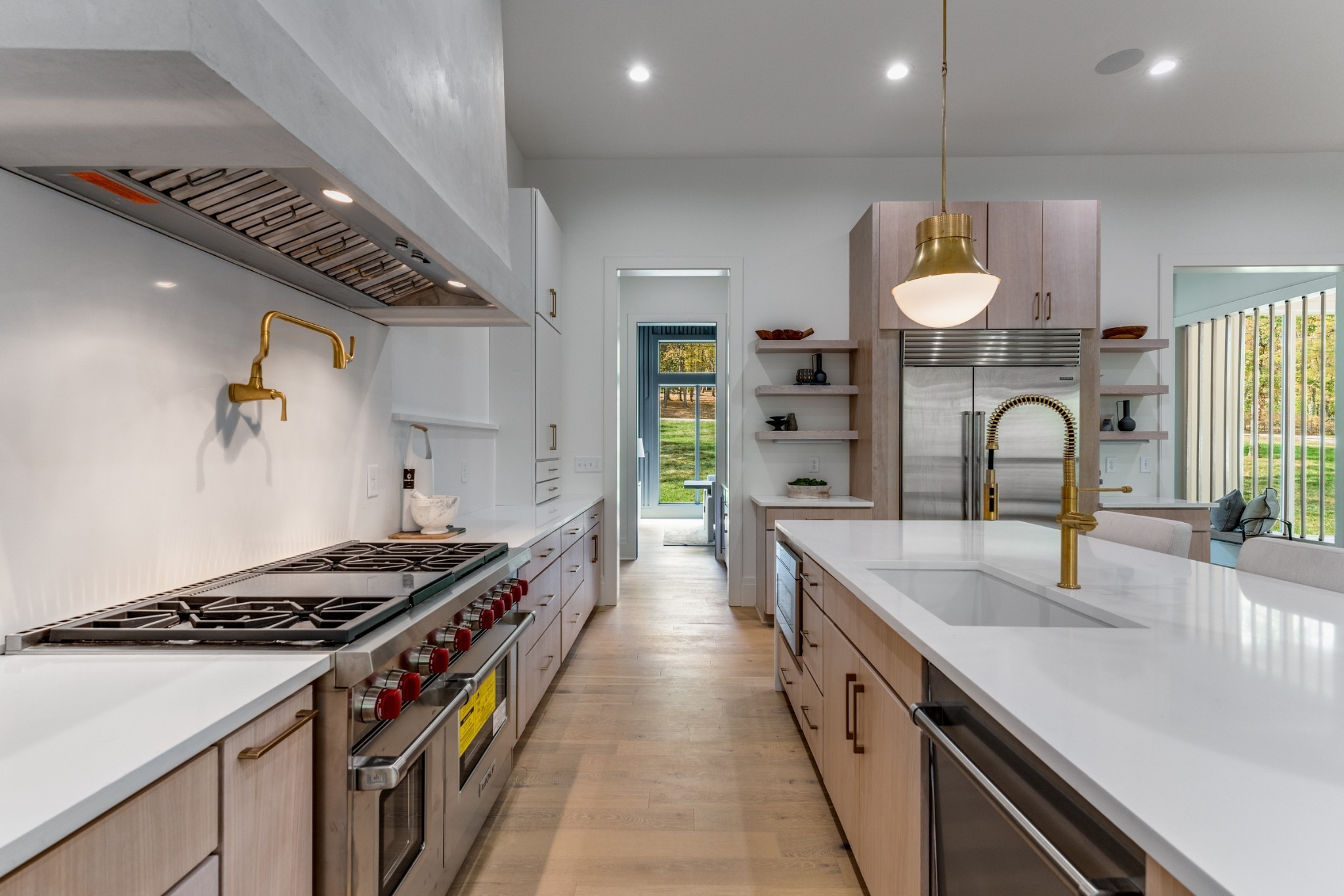 4612 Belmont Park Ter