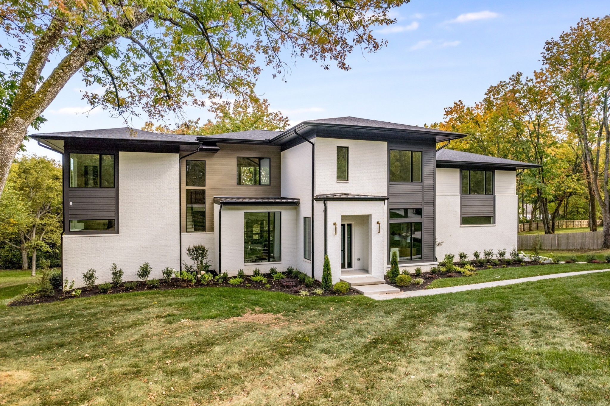 4612 Belmont Park Ter