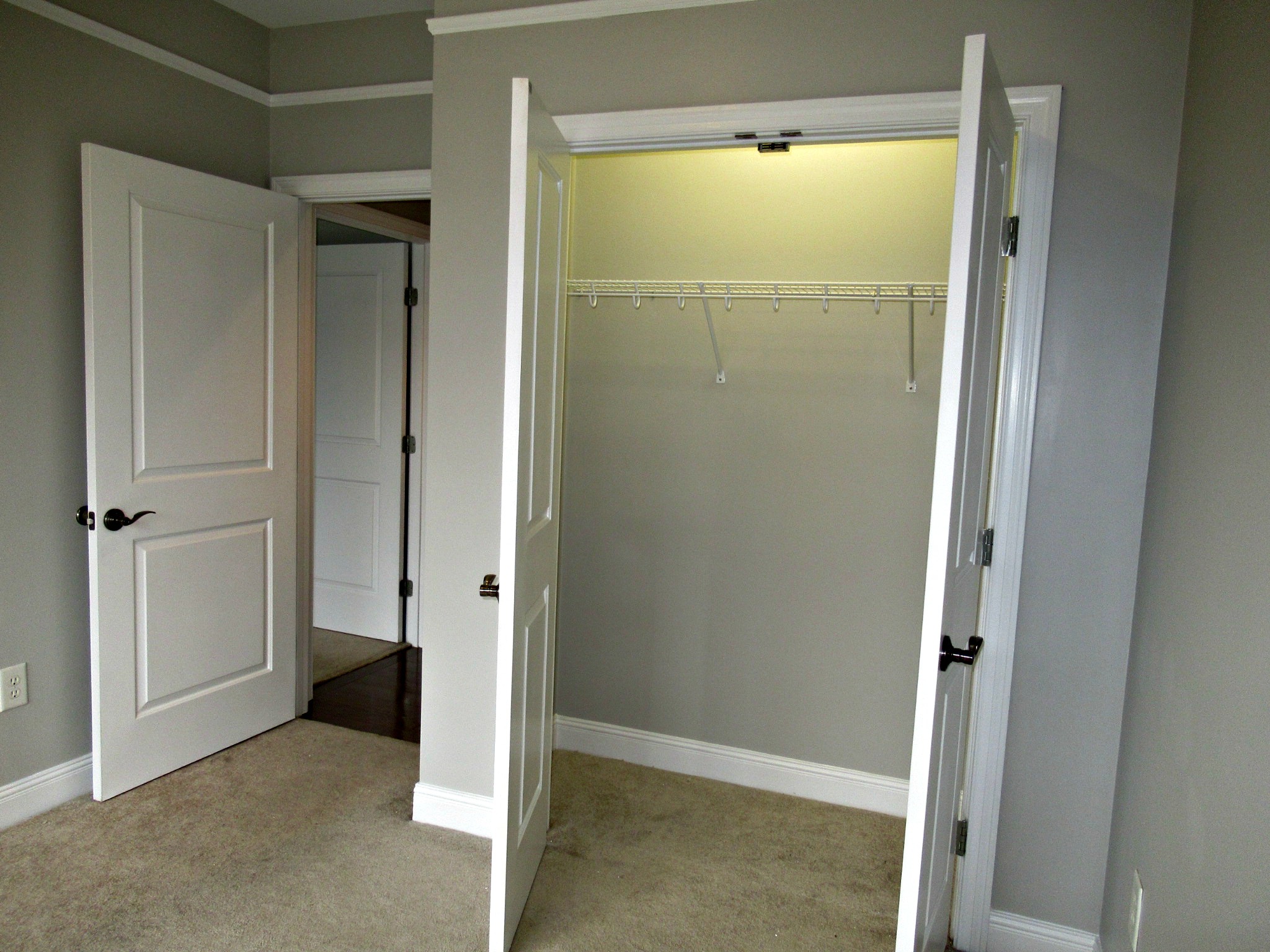 1015 Fatherland St Unit: 206